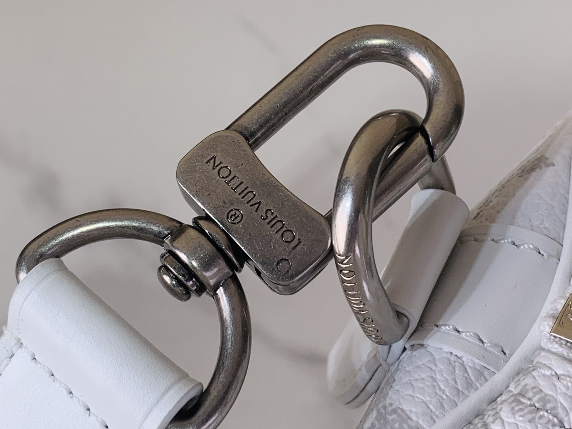 Louis Vuitton Basic Bag Cow Leather White M-s