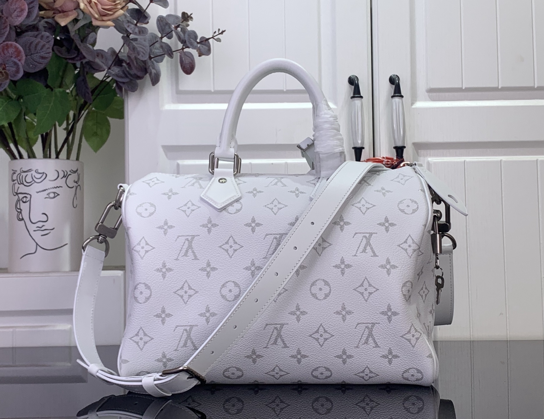 Louis Vuitton Basic Bag Cow Leather White M-s