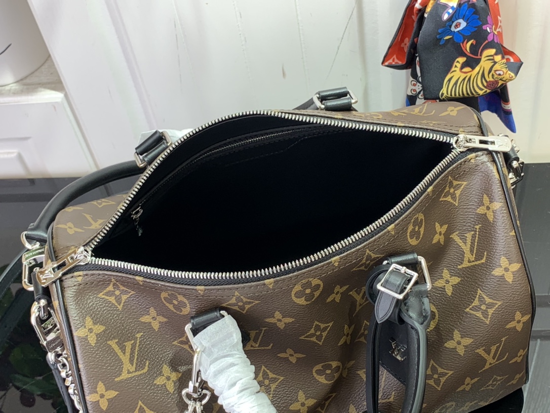 Louis Vuitton Basic Bag Canvas Black M-s