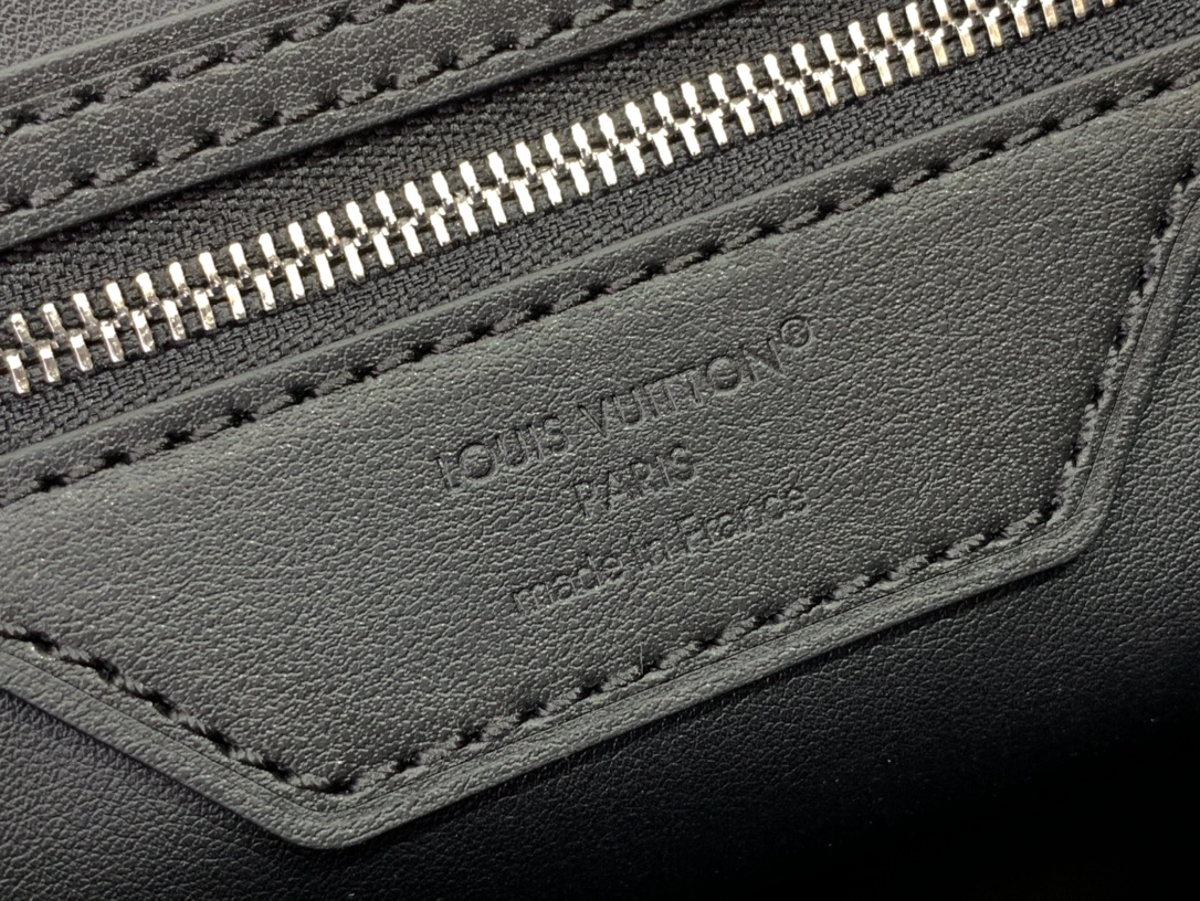 Louis Vuitton Basic Bag Canvas Black M-s