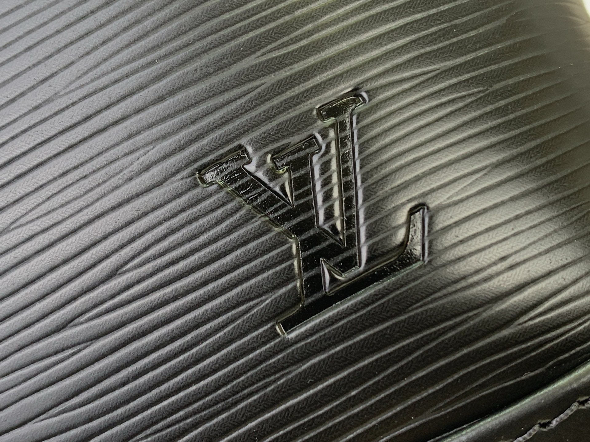 Louis Vuitton Tote Bag Black M-l-s