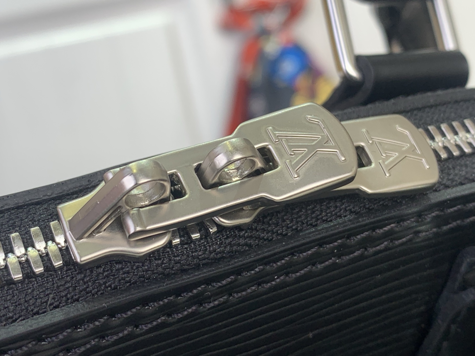 Louis Vuitton Tote Bag Black M-l-s