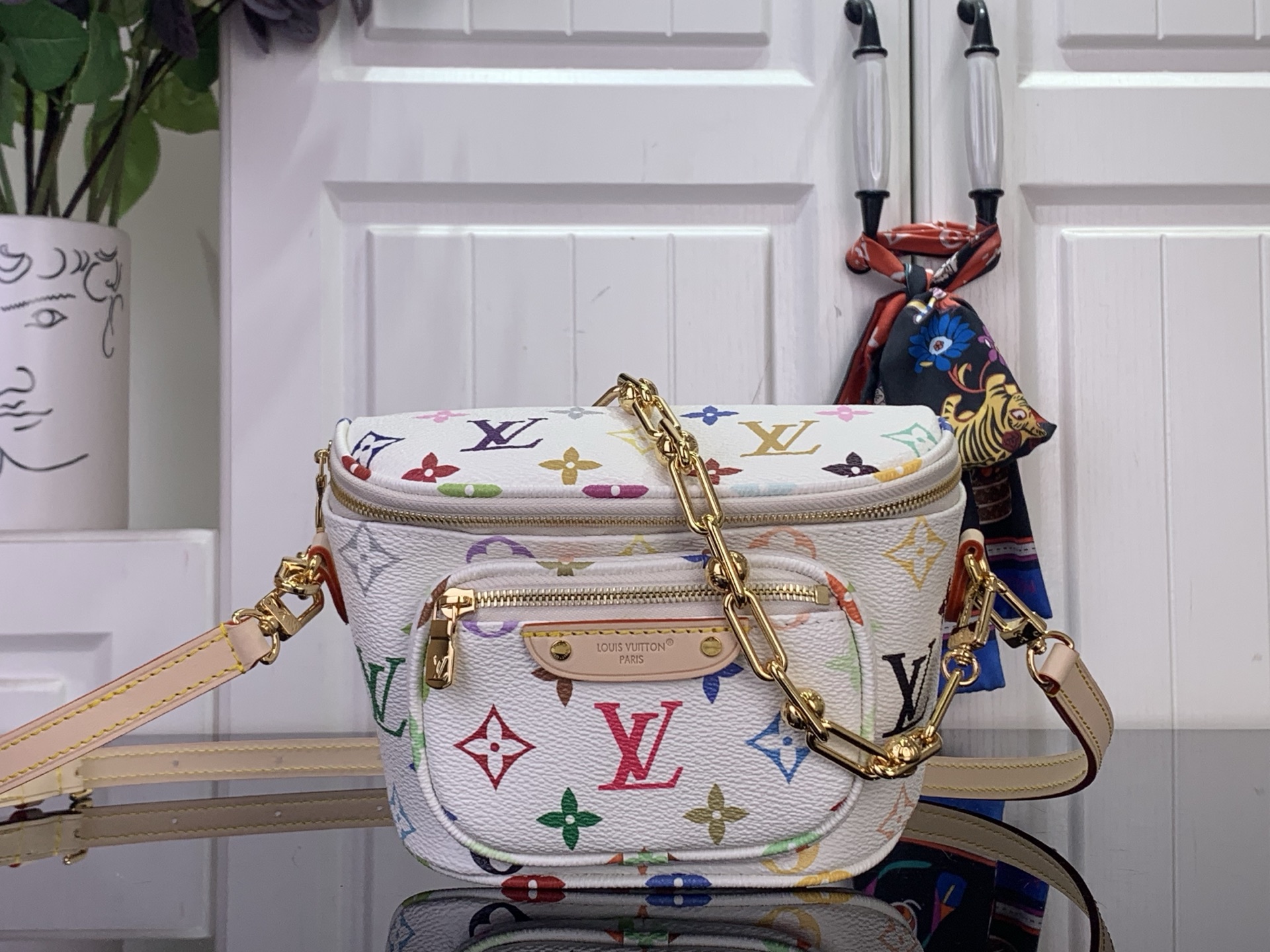 Louis Vuitton Basic Bag M-l