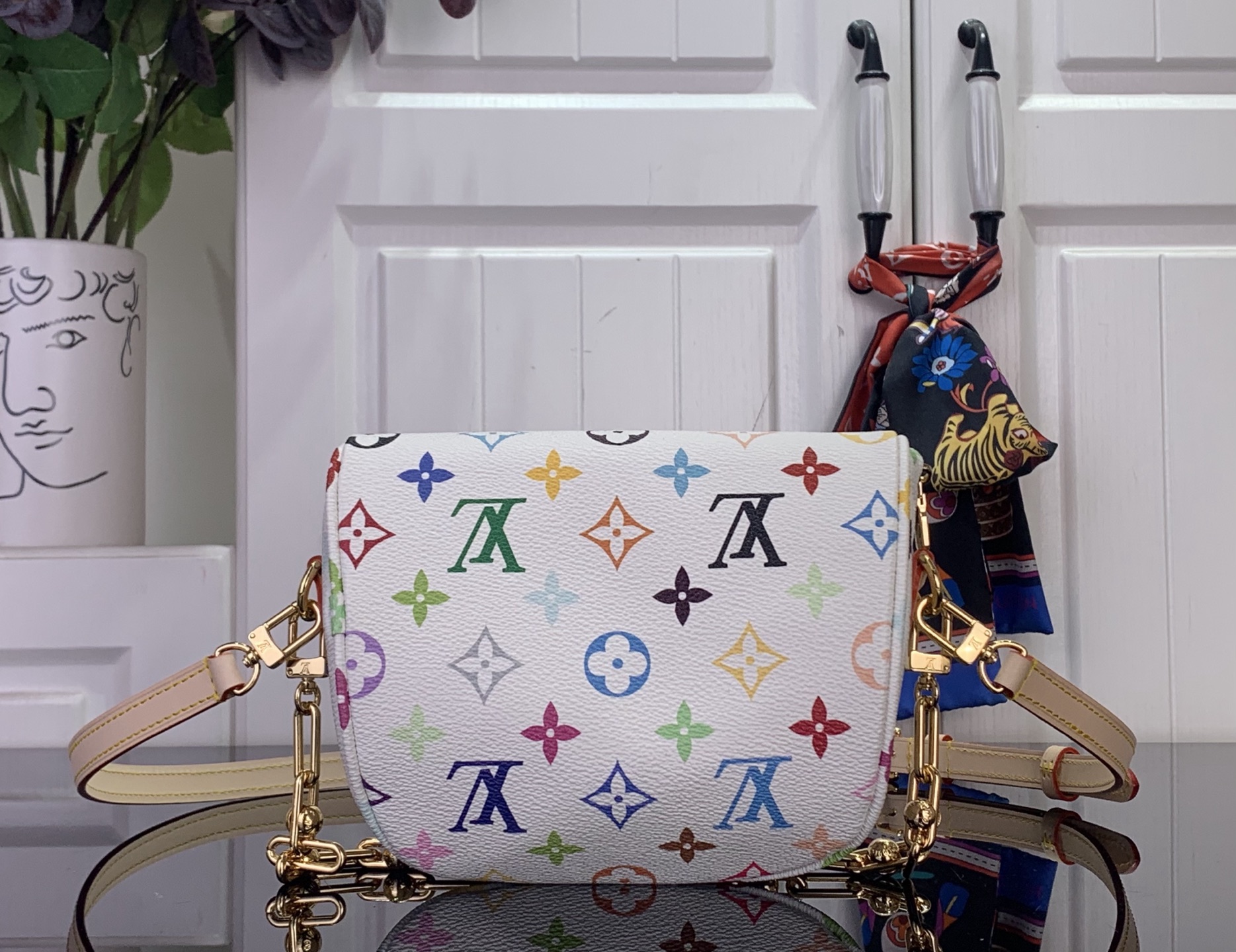 Louis Vuitton Basic Bag M-l