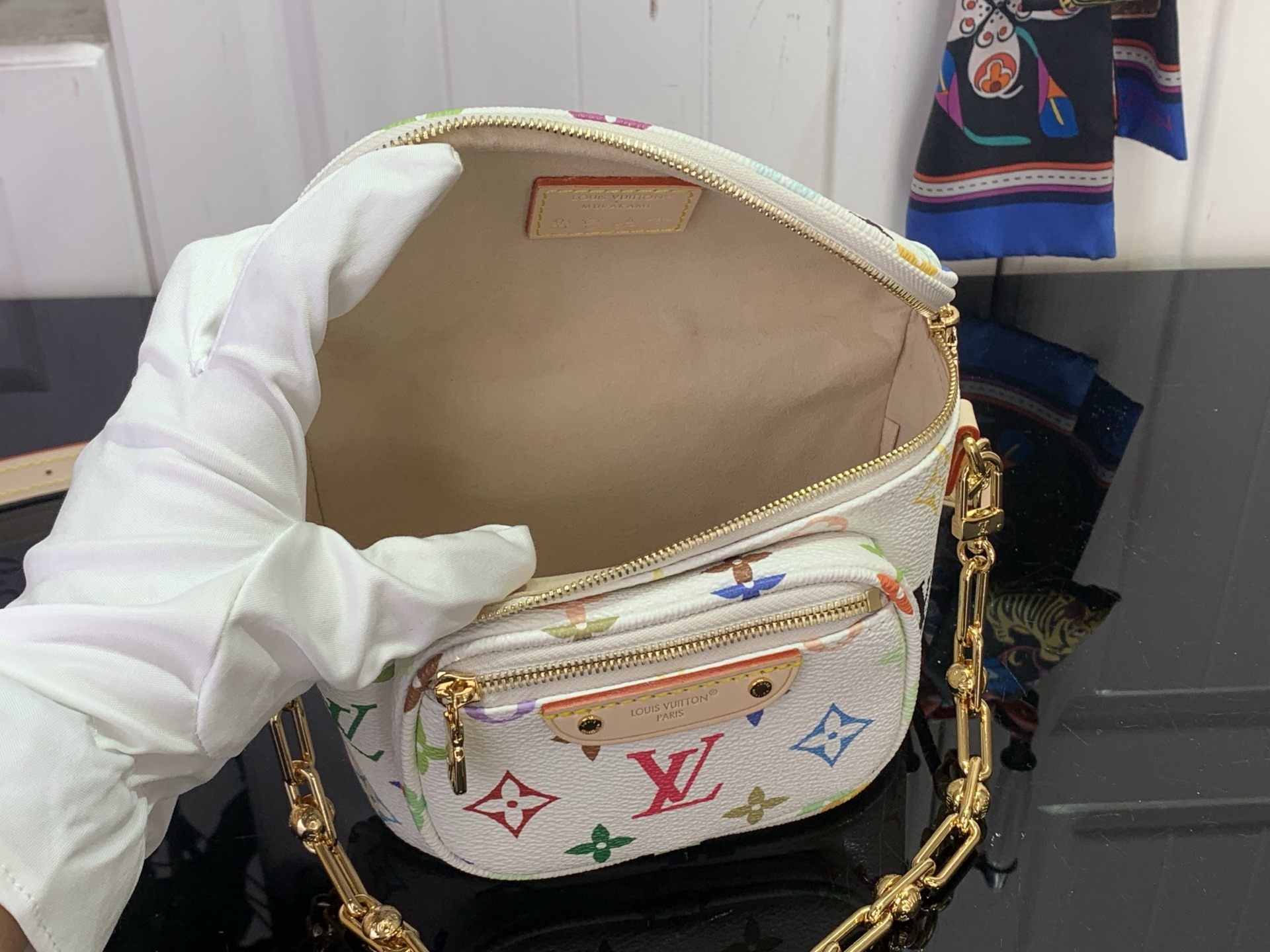 Louis Vuitton Basic Bag M-l