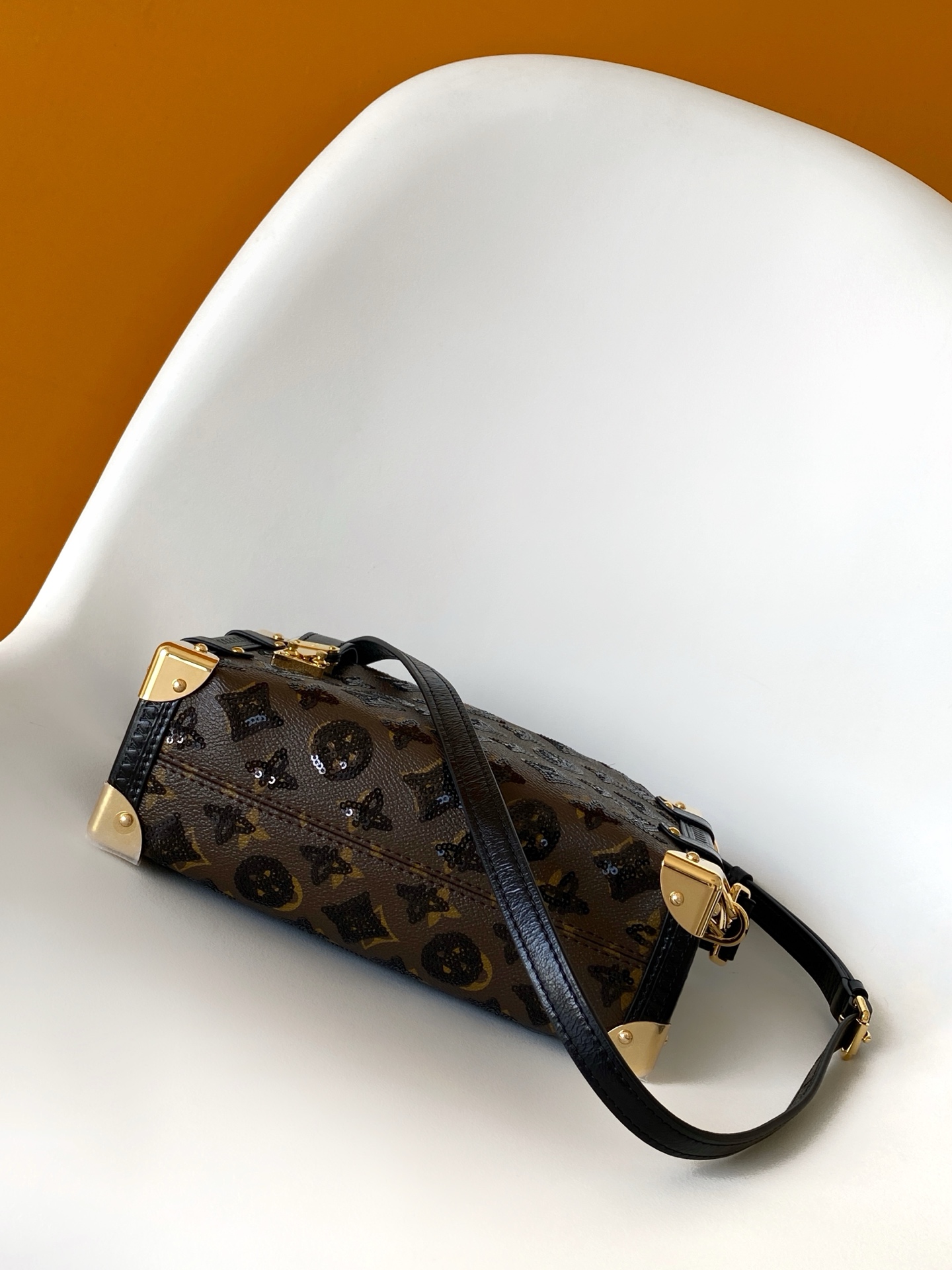 Louis Vuitton Basic Bag Canvas Gold M-l-s