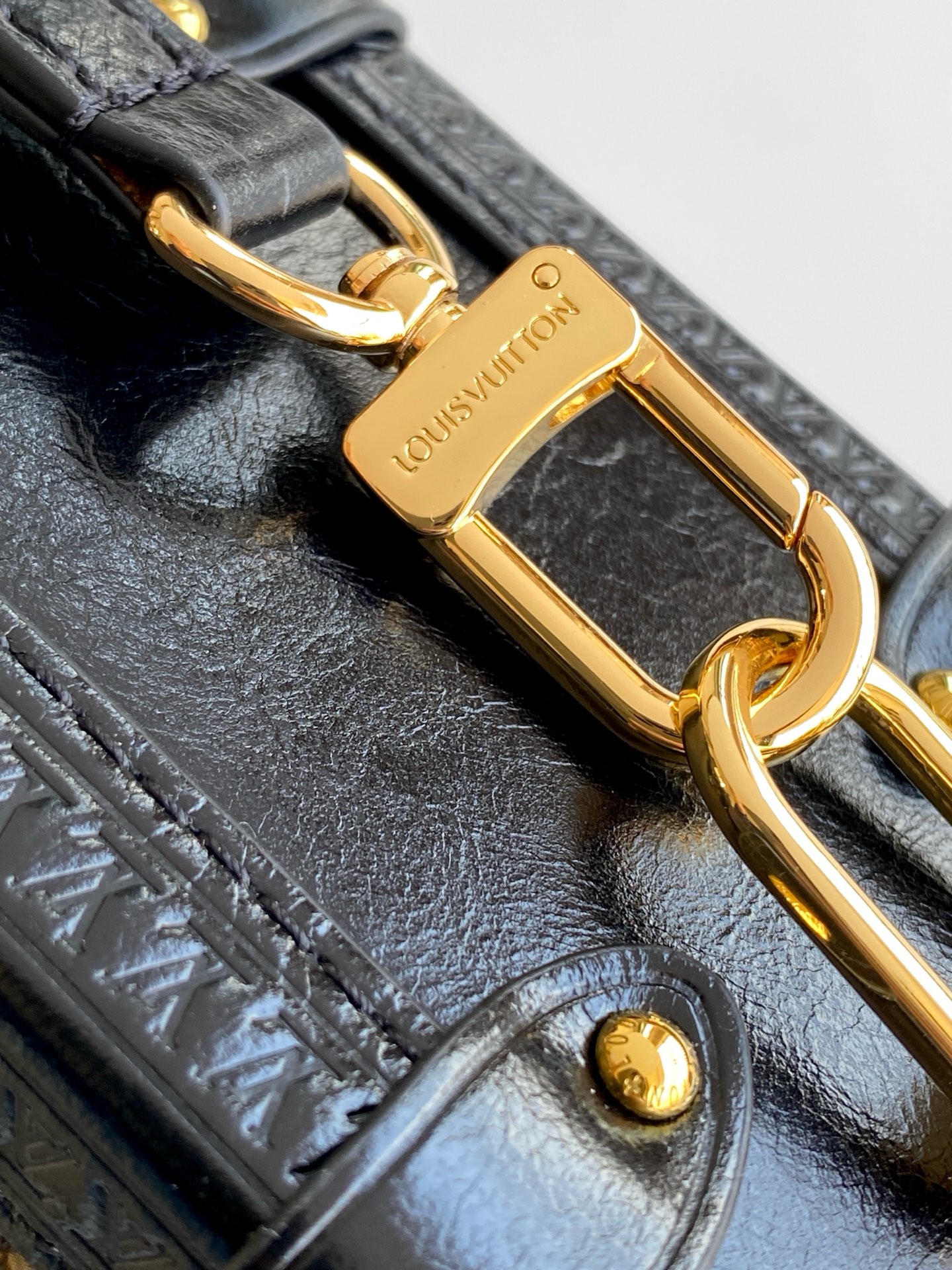 Louis Vuitton Basic Bag Canvas Gold M-l-s