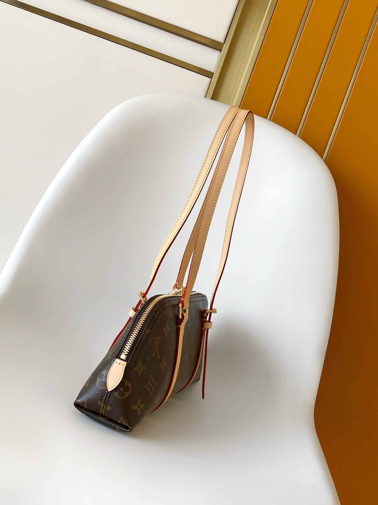 Louis Vuitton Basic Bag M-l-s