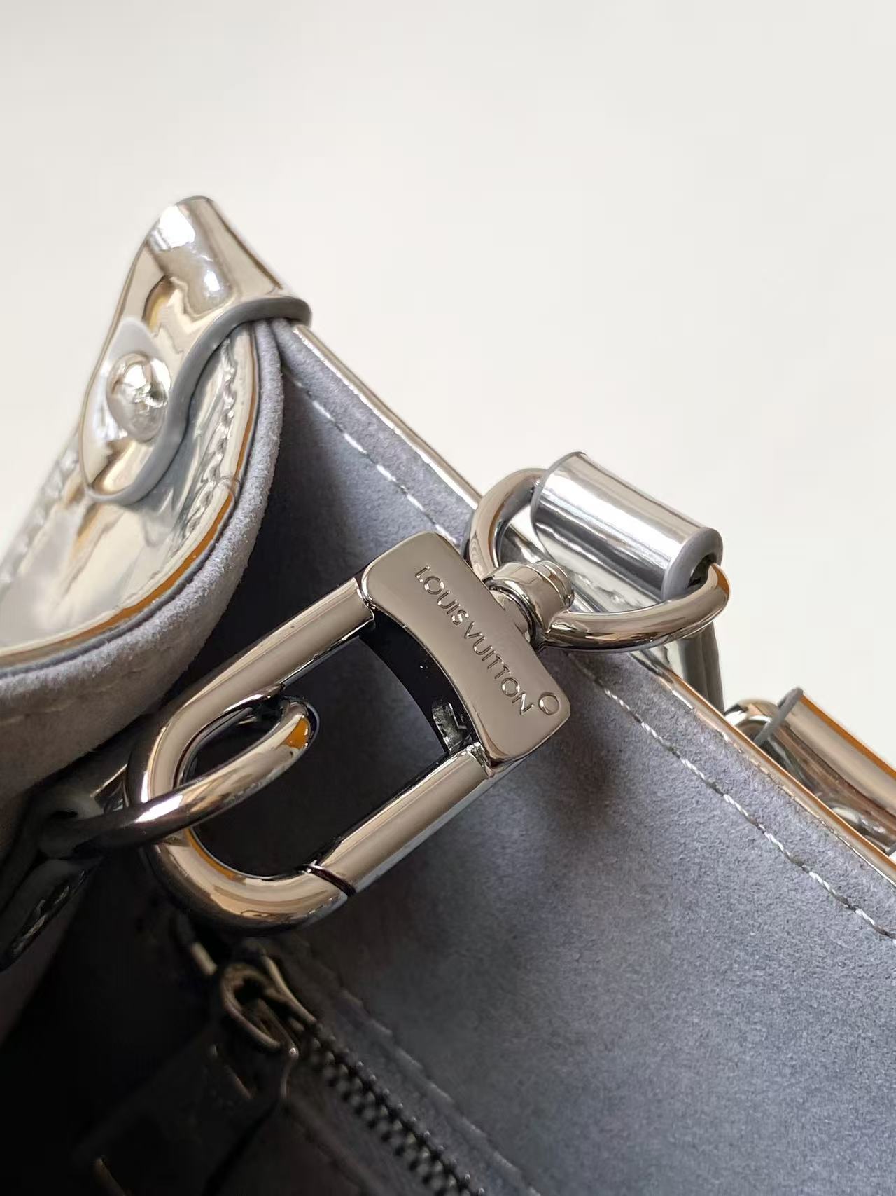 Louis Vuitton Basic Bag Canvas Silver M-l-s