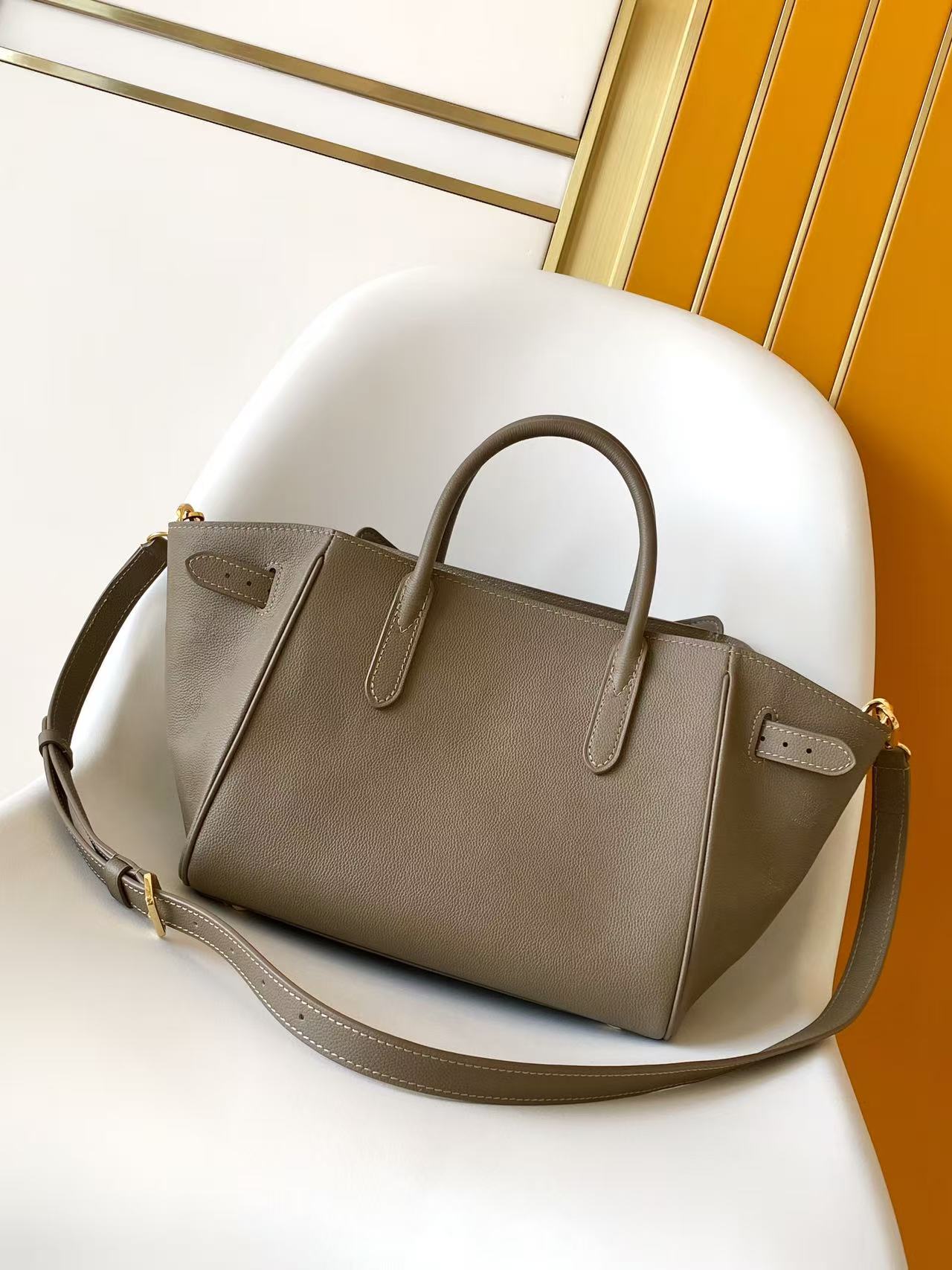 Louis Vuitton Basic Bag Cow Leather Black M-s