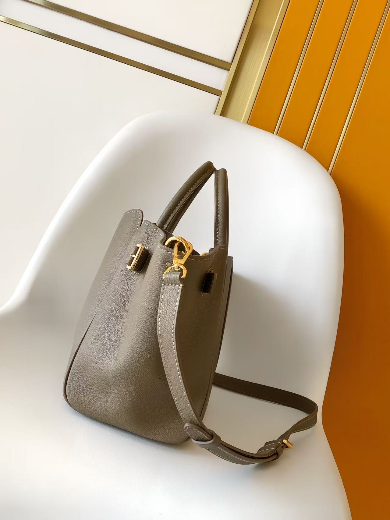 Louis Vuitton Basic Bag Cow Leather Black M-s