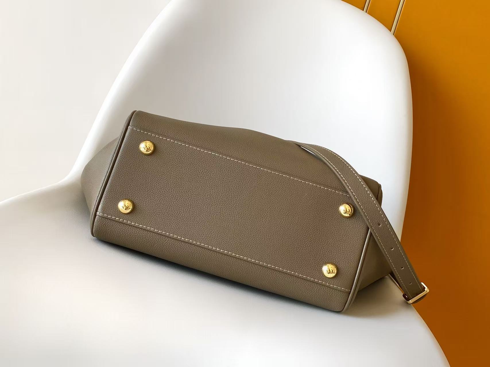 Louis Vuitton Basic Bag Cow Leather Black M-s