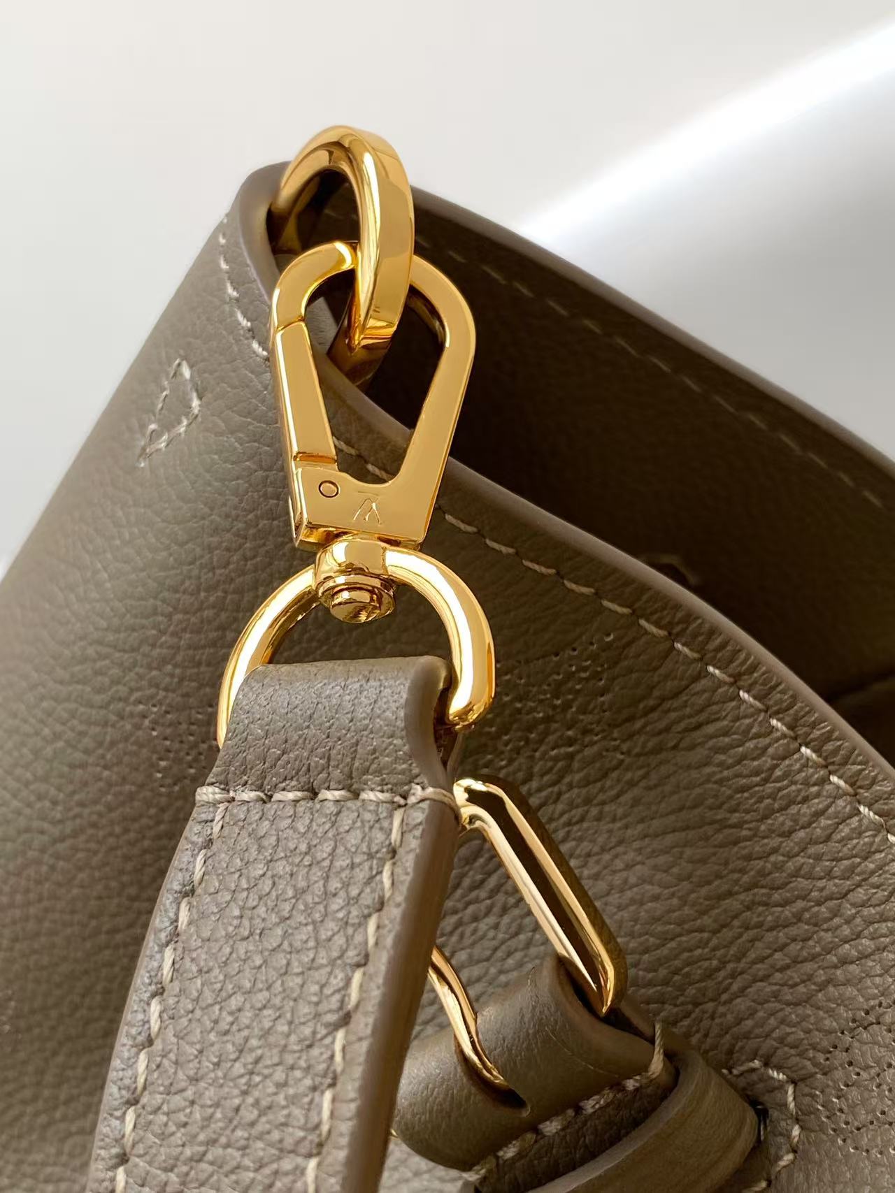 Louis Vuitton Basic Bag Cow Leather Black M-s