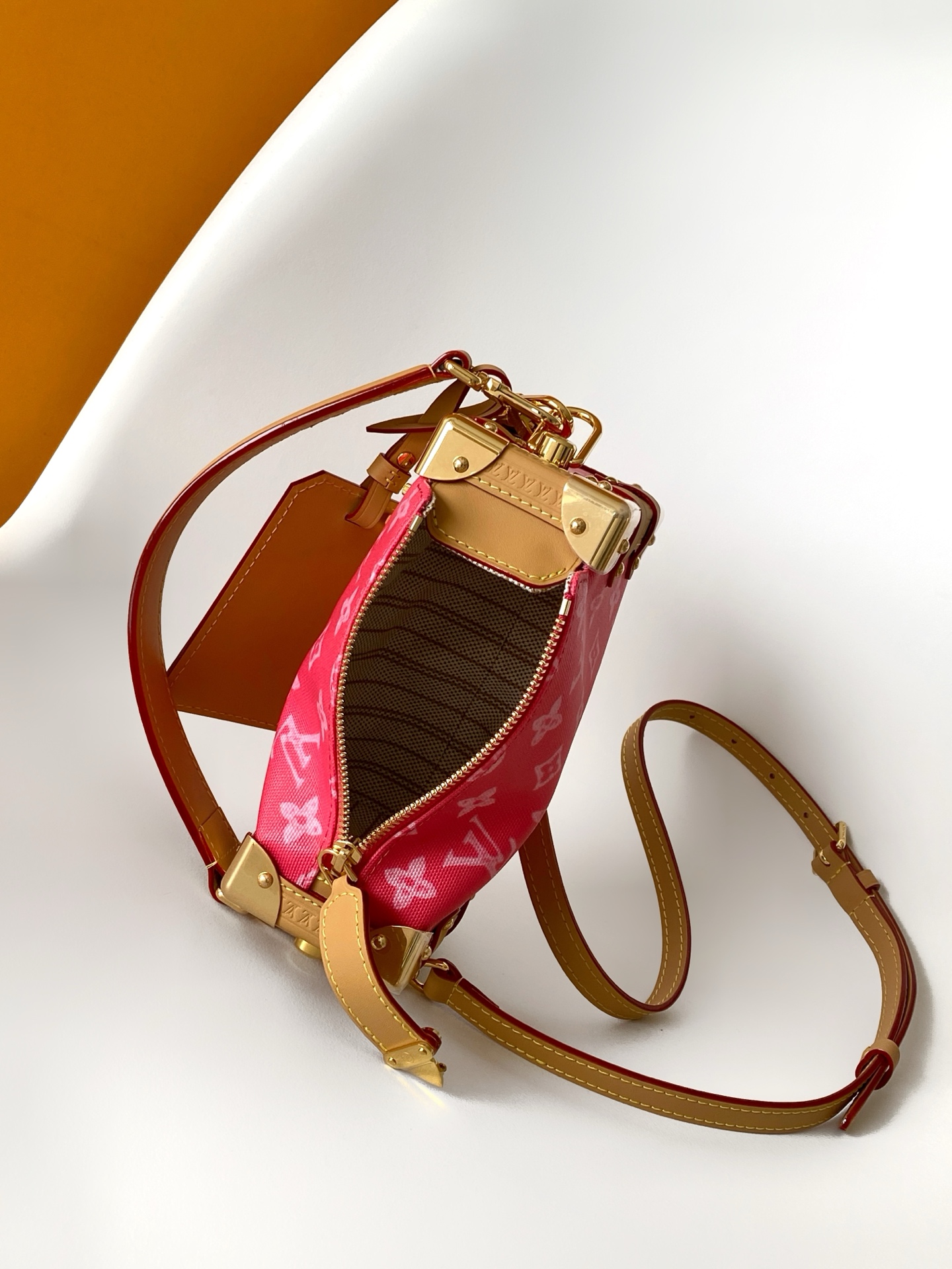 Louis Vuitton Basic Bag Cow Leather Gold M-s