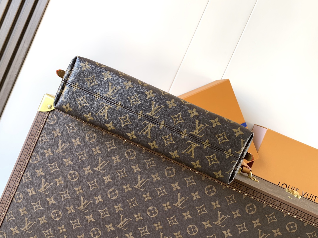 Louis Vuitton Clutch Bag Cow Leather Gold M-l-s