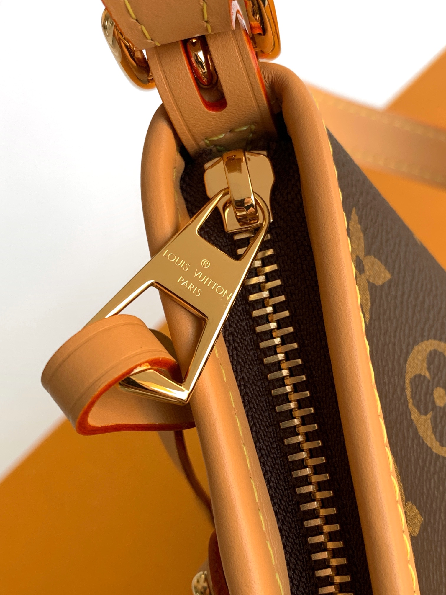 Louis Vuitton Clutch Bag Cow Leather Gold M-l-s