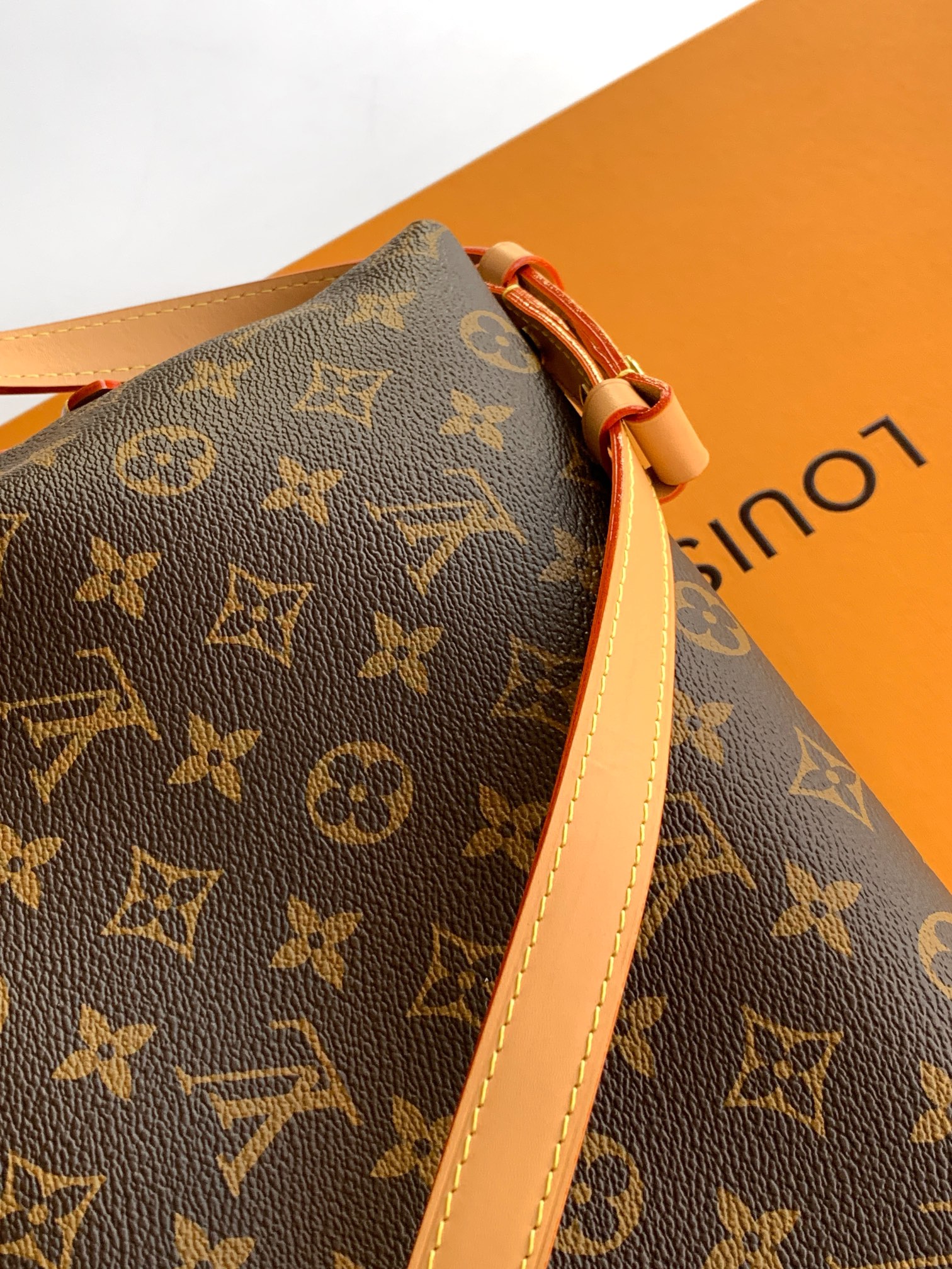 Louis Vuitton Clutch Bag Cow Leather Gold M-l-s