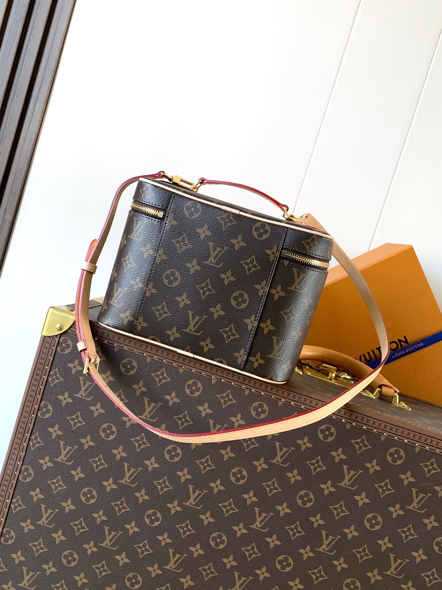 Louis Vuitton Basic Bag Cow Leather Blue M