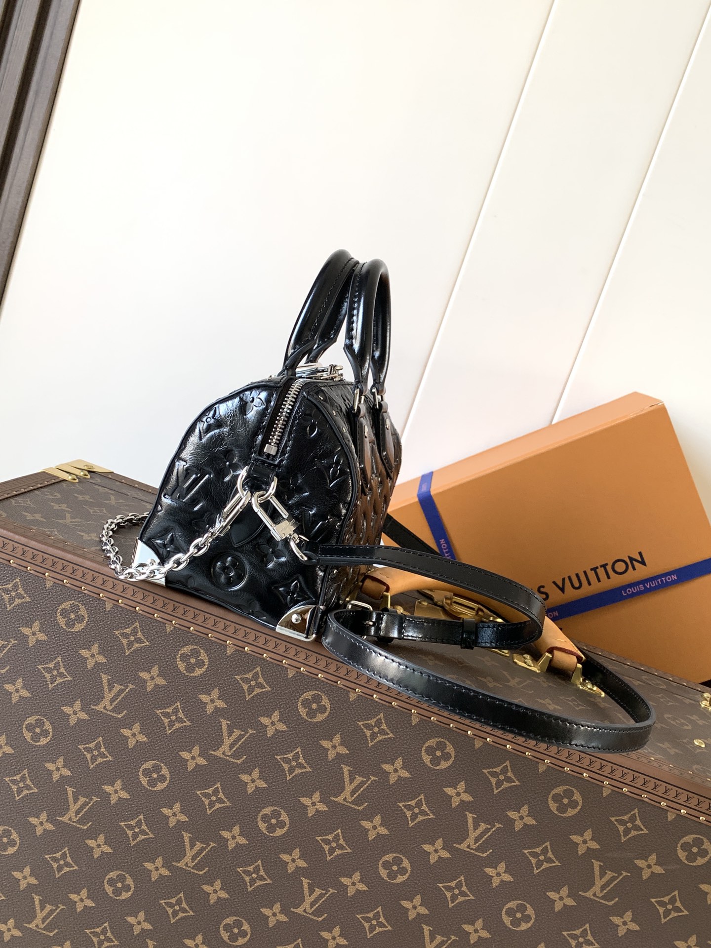 Louis Vuitton Basic Bag Cow Leather Black M-s