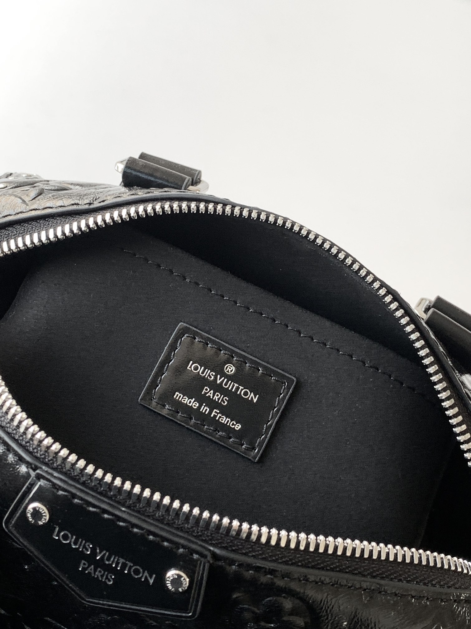 Louis Vuitton Basic Bag Cow Leather Black M-s