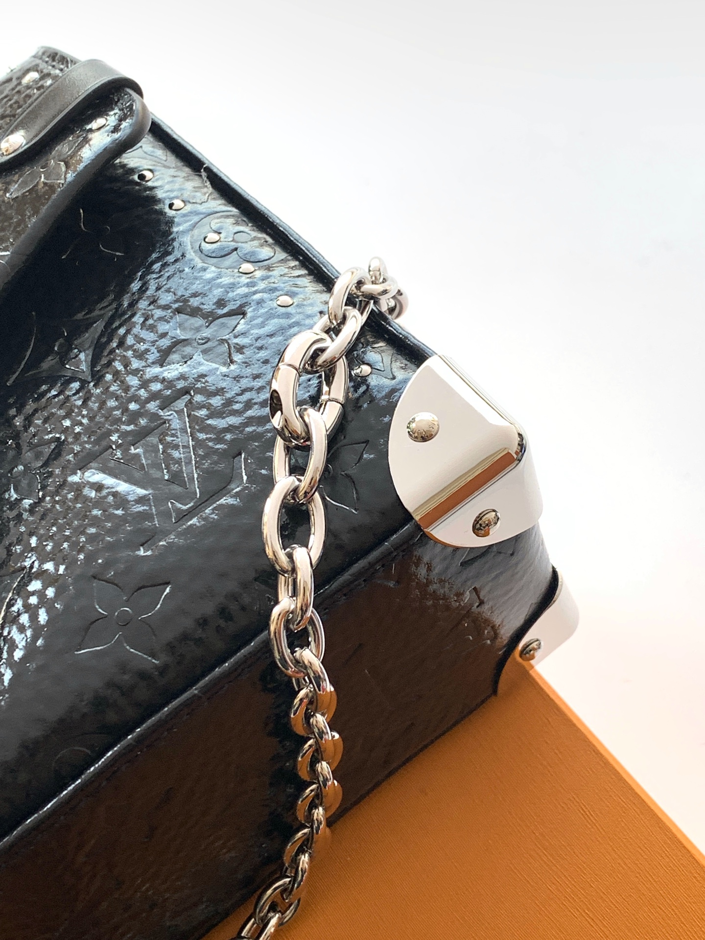 Louis Vuitton Basic Bag Cow Leather M-l-s