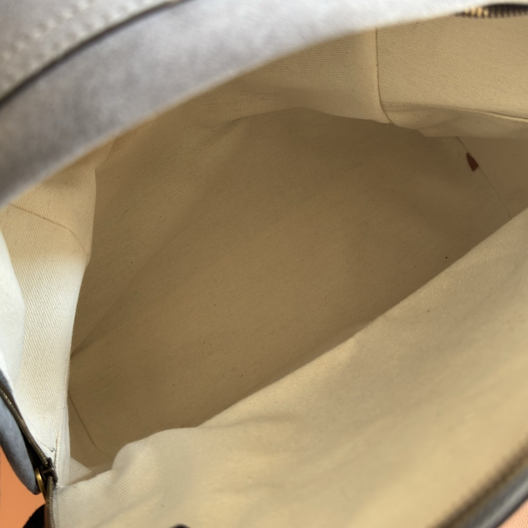 Gucci Backpack Canvas White M-s