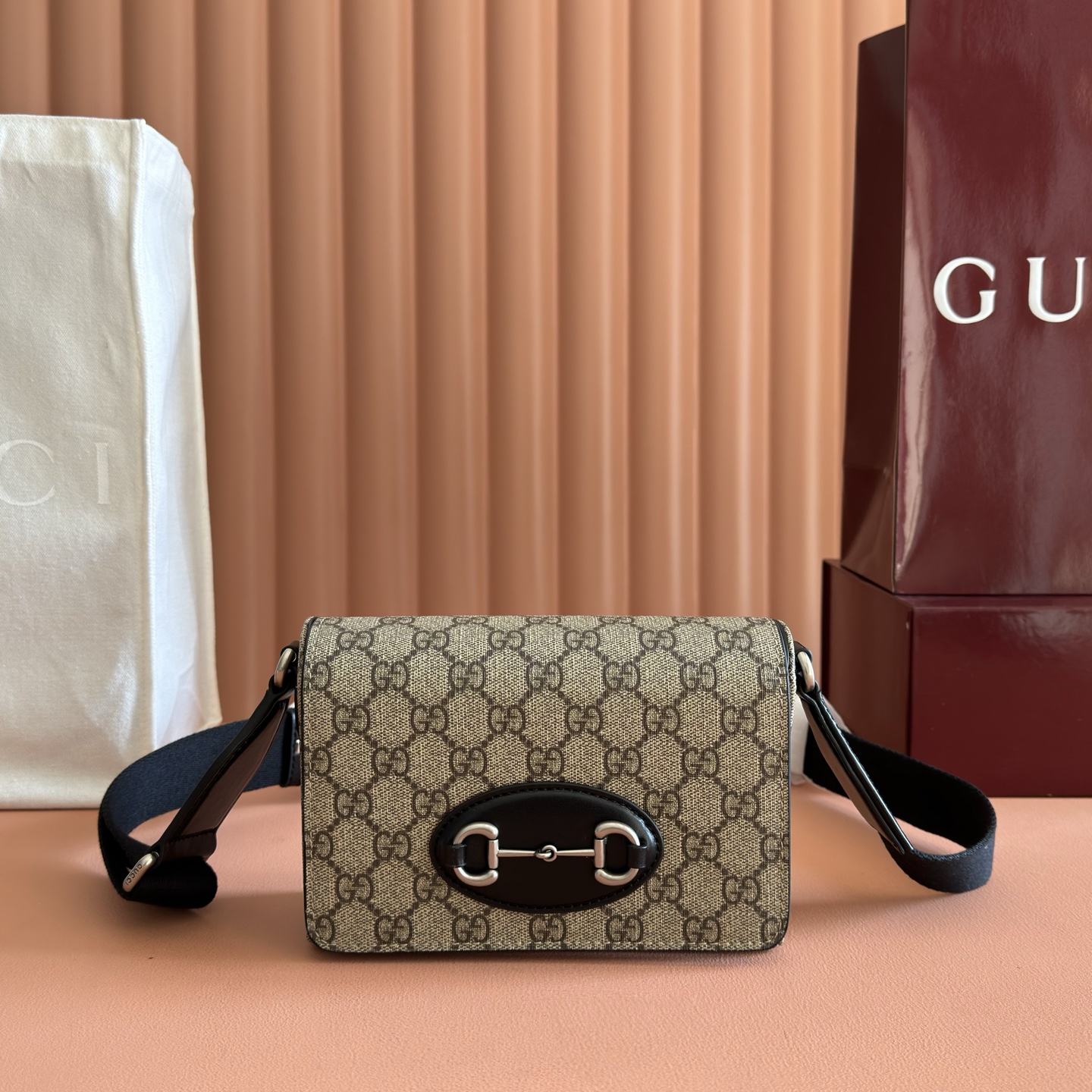 Gucci Basic Bag Canvas Black M-s