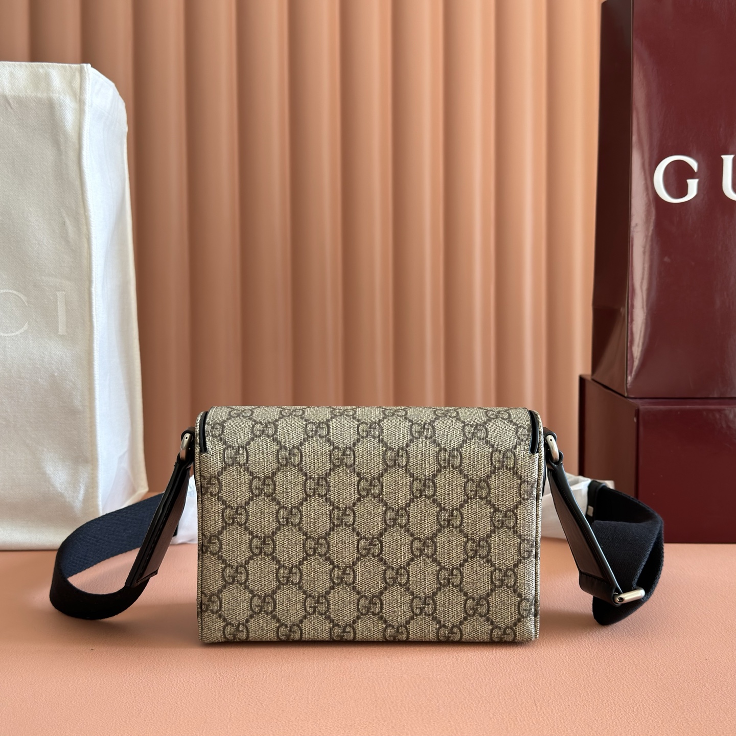 Gucci Basic Bag Canvas Black M-s