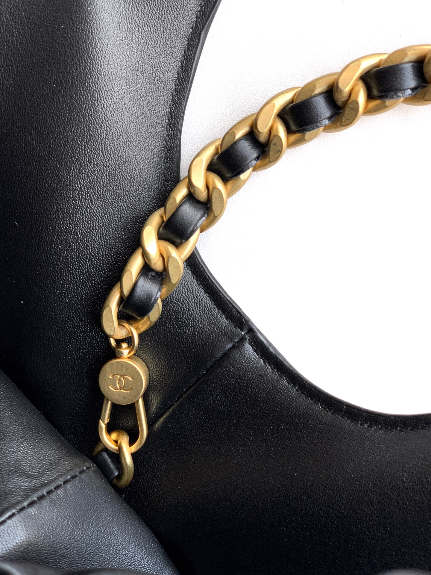 Chanel Basic Bag Black 17cm-l