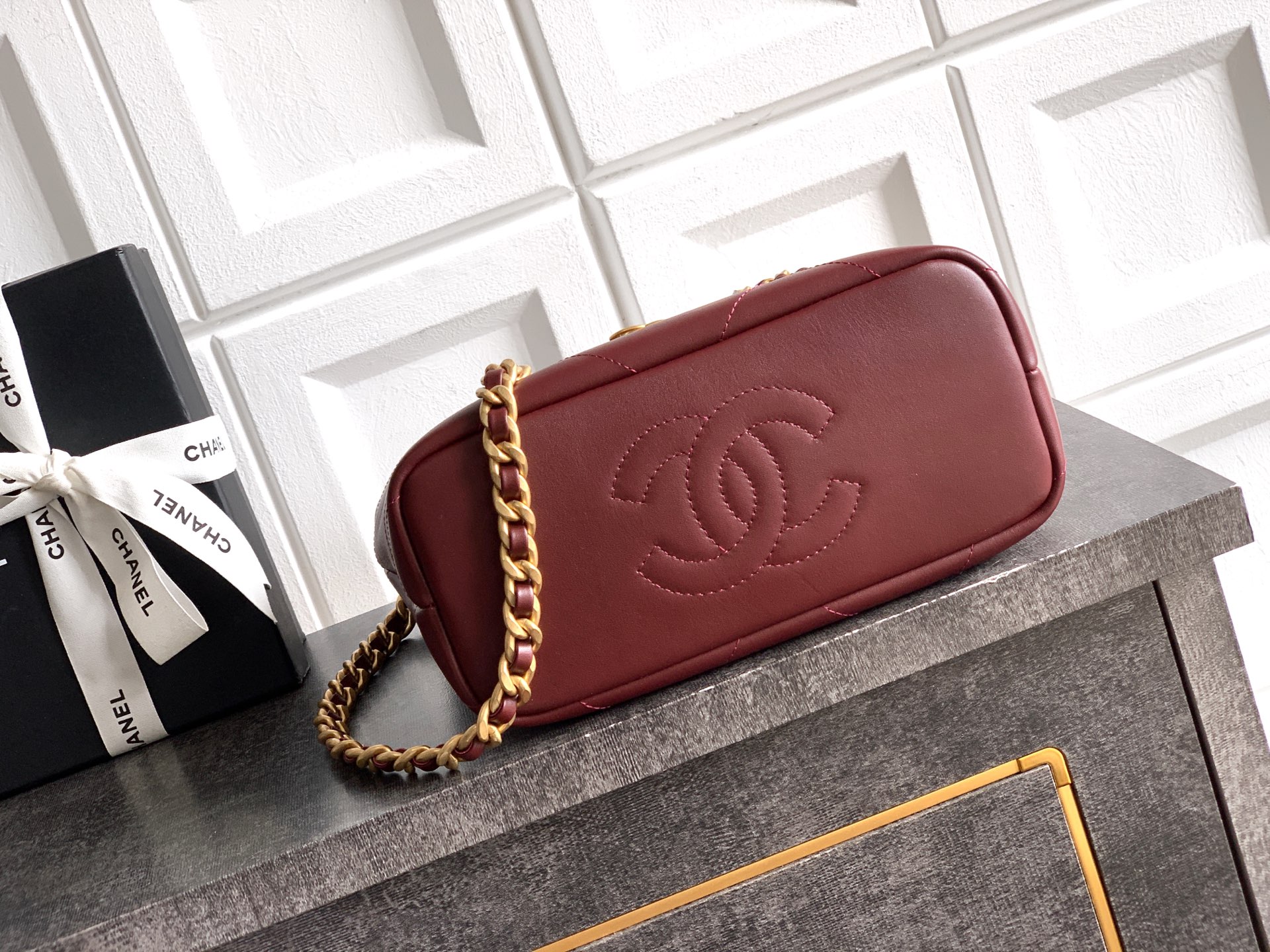 Chanel Basic Bag Red 17cm-l