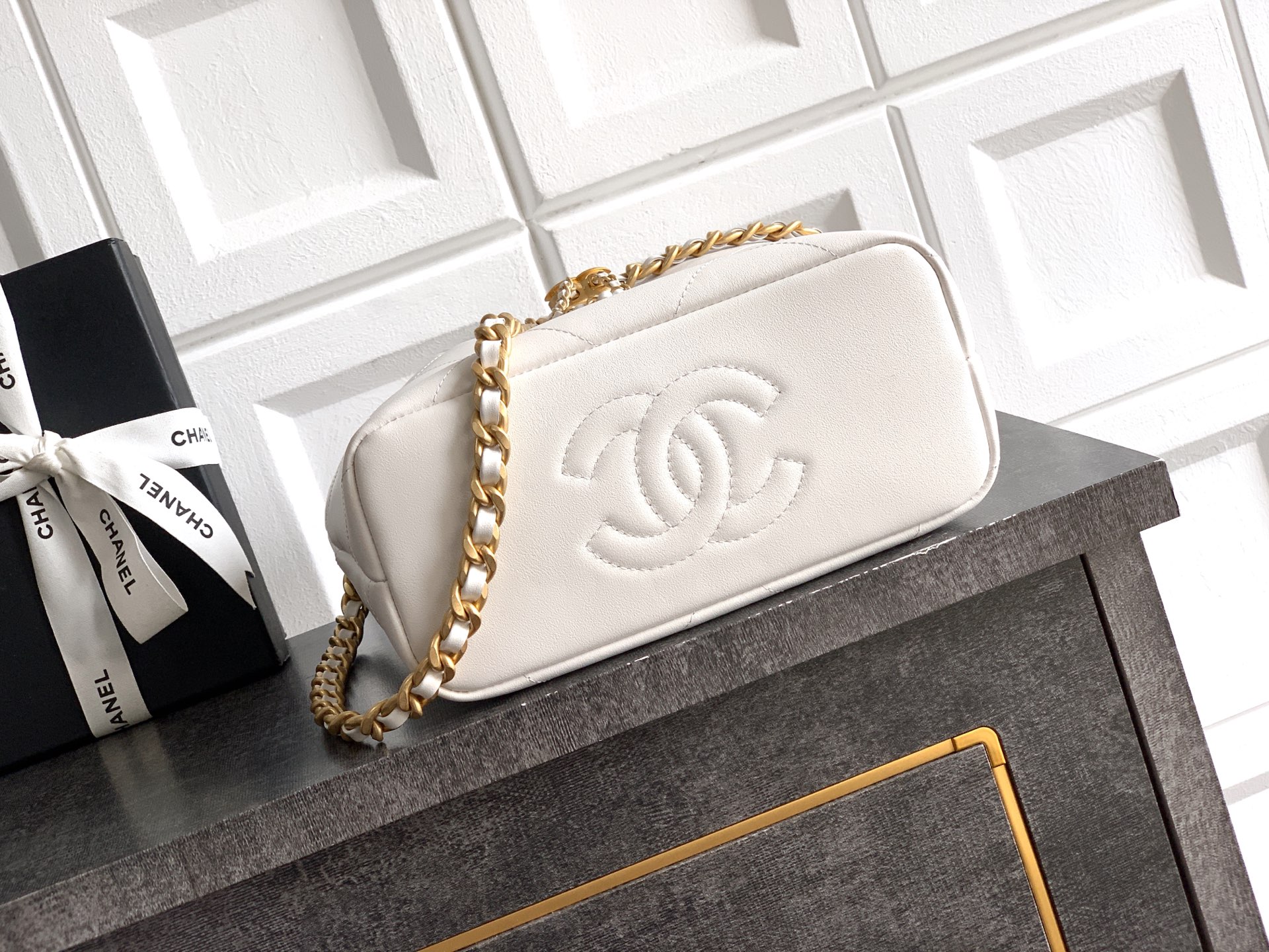 Chanel Basic Bag White 17cm-l