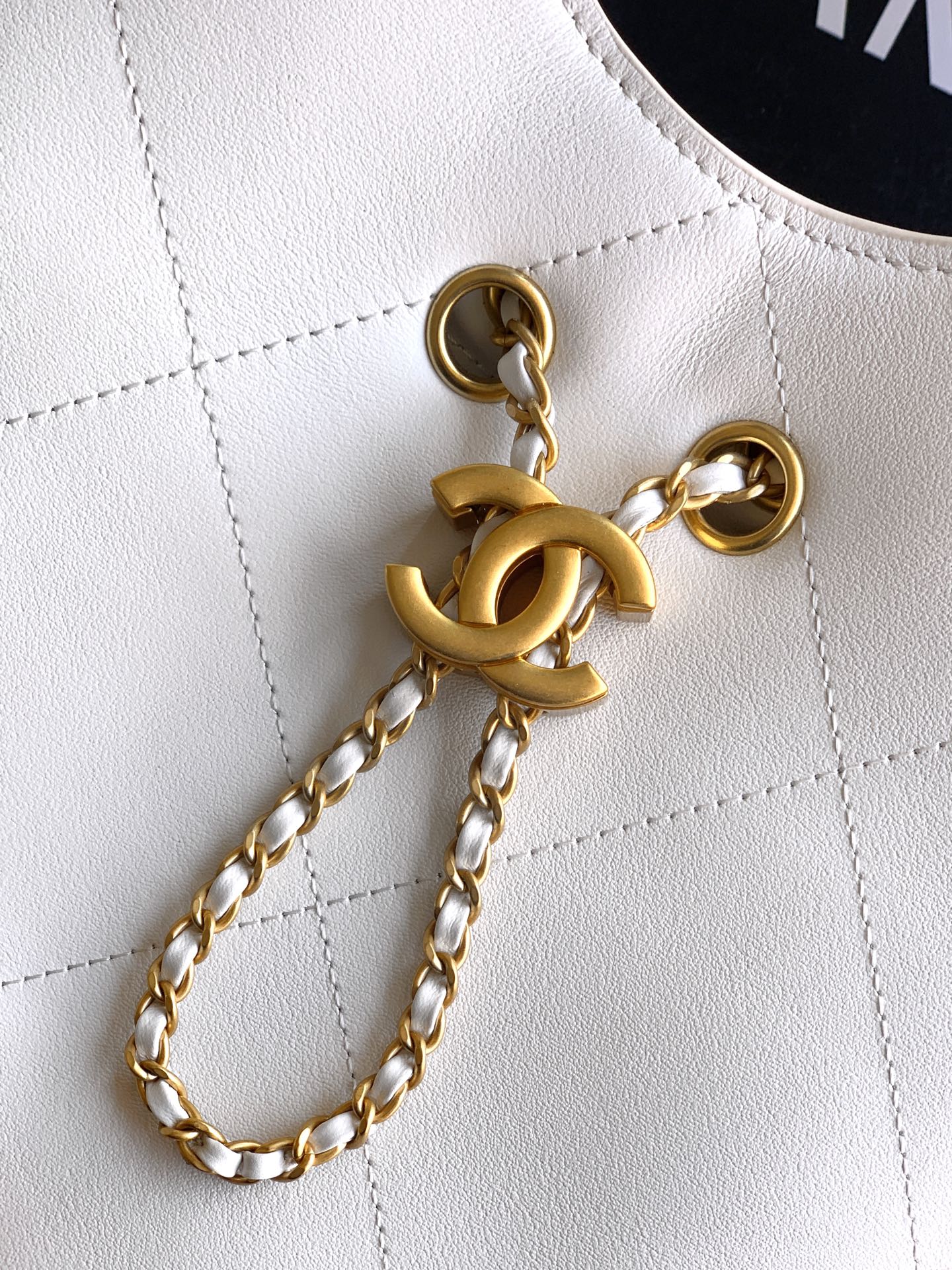 Chanel Basic Bag White 17cm-l