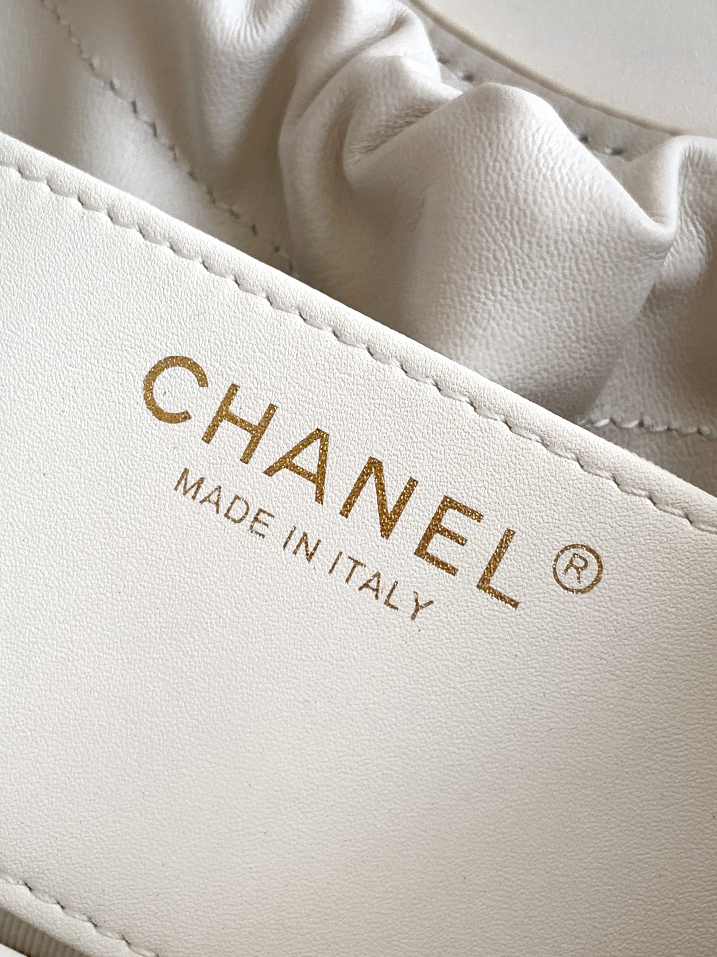 Chanel Basic Bag White 17cm-l