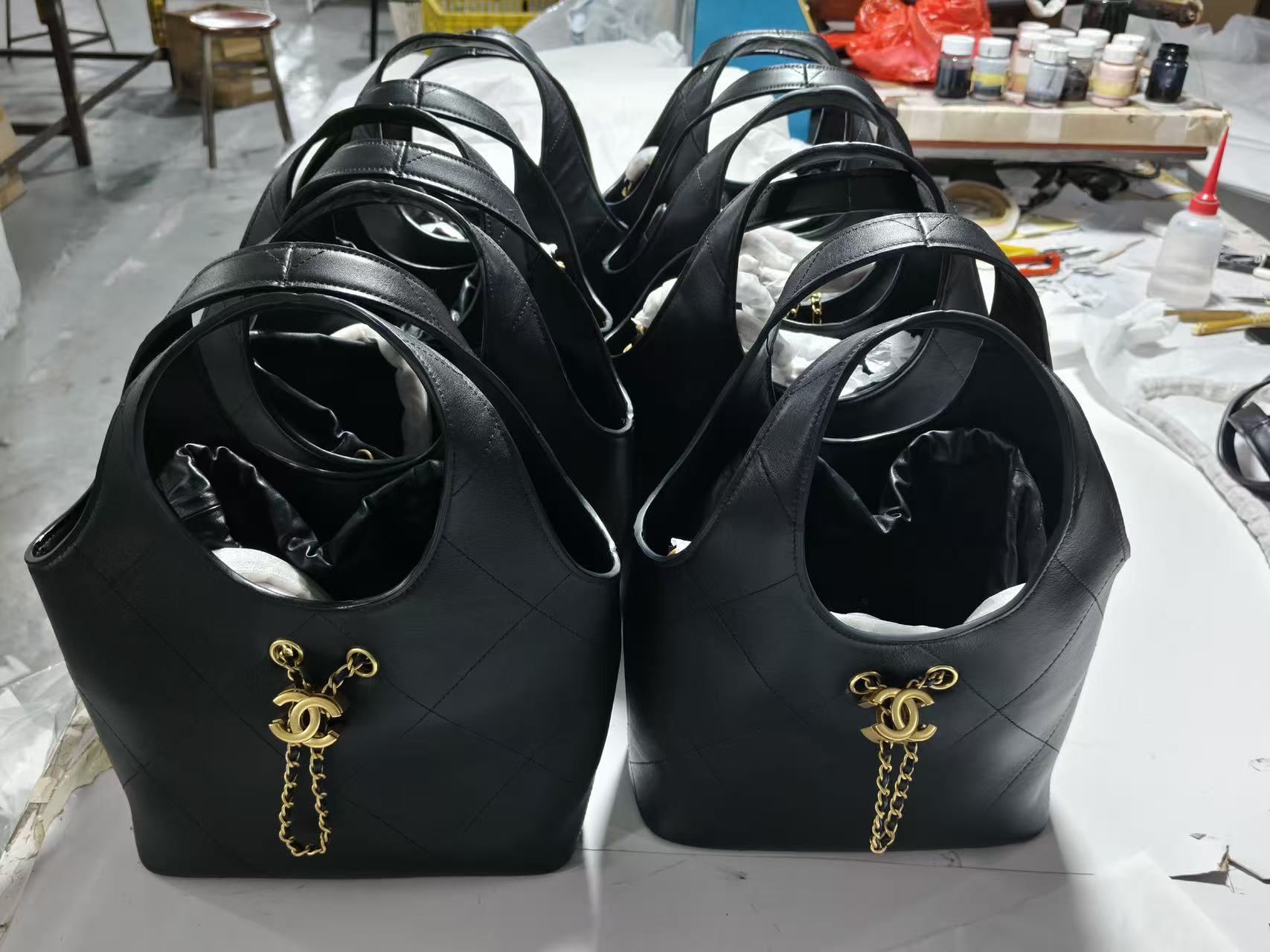 Chanel Basic Bag Black 17cm-l