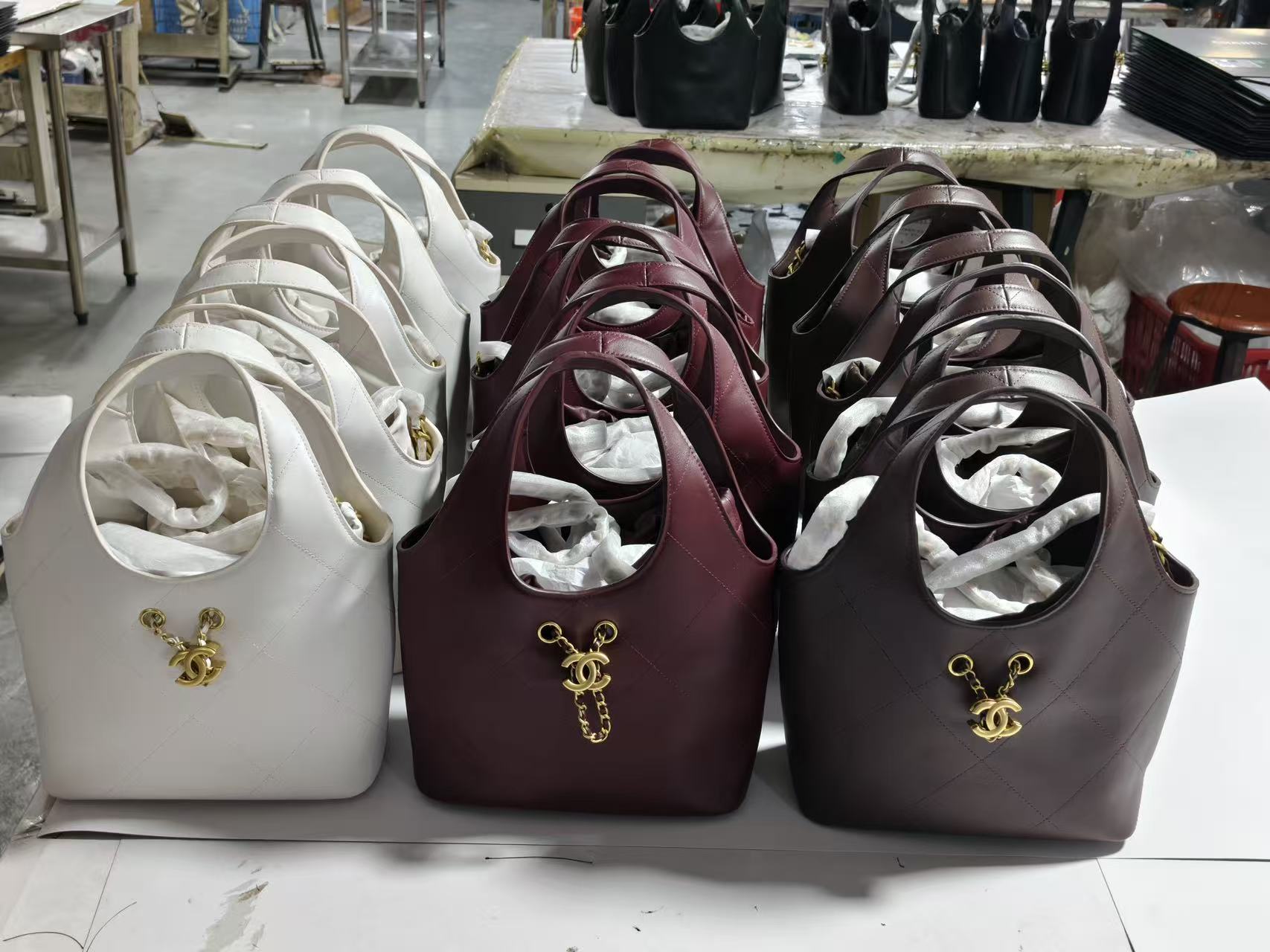 Chanel Basic Bag White 17cm-l