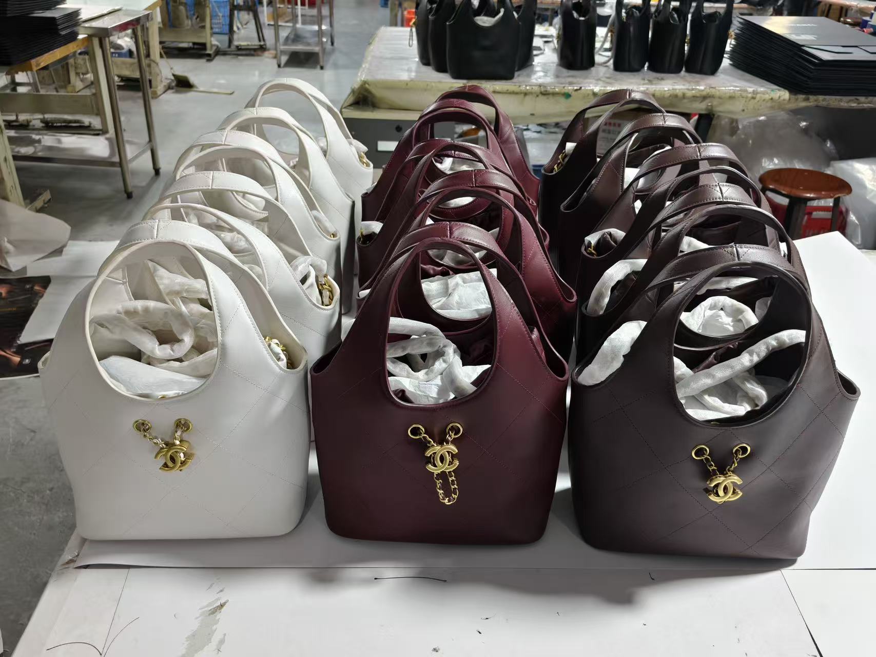 Chanel Basic Bag White 17cm-l