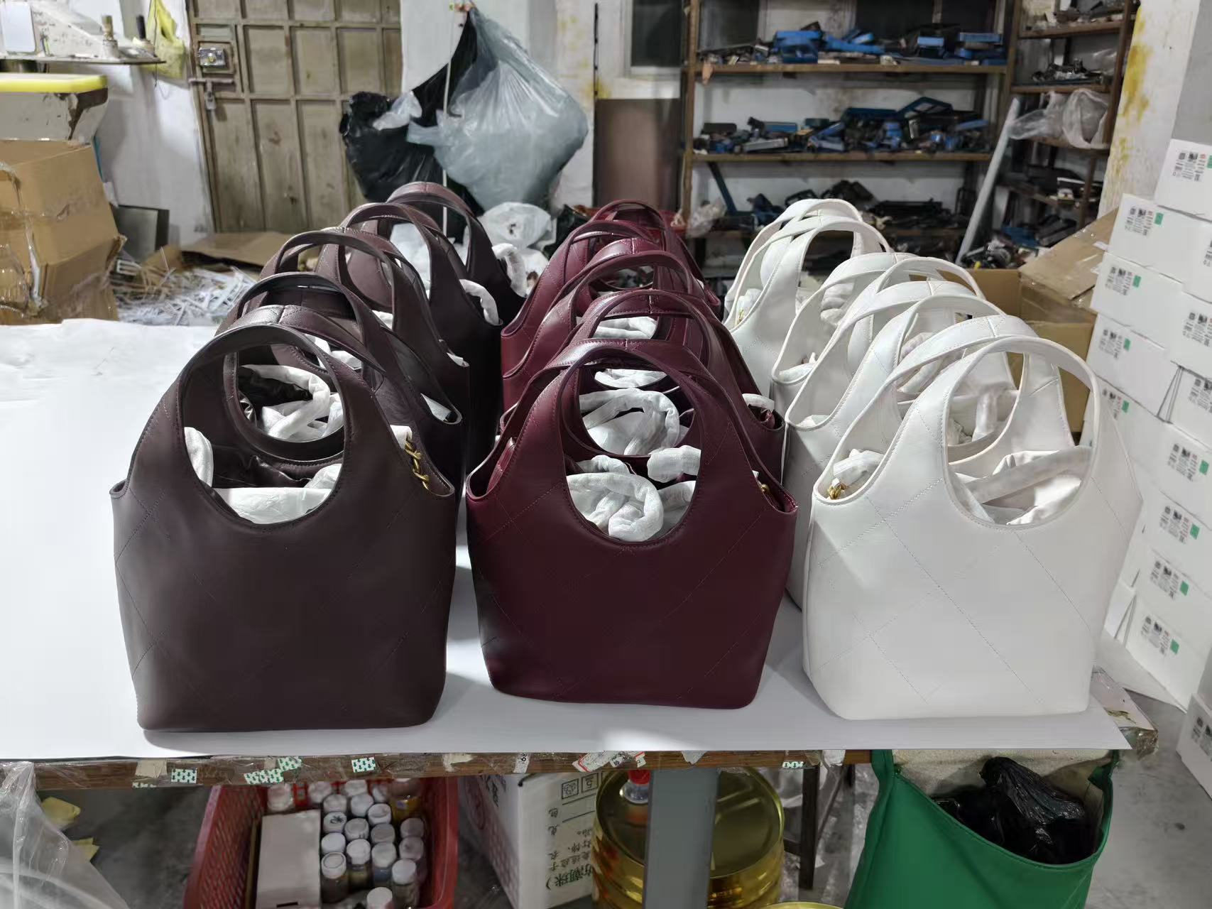 Chanel Basic Bag White 17cm-l