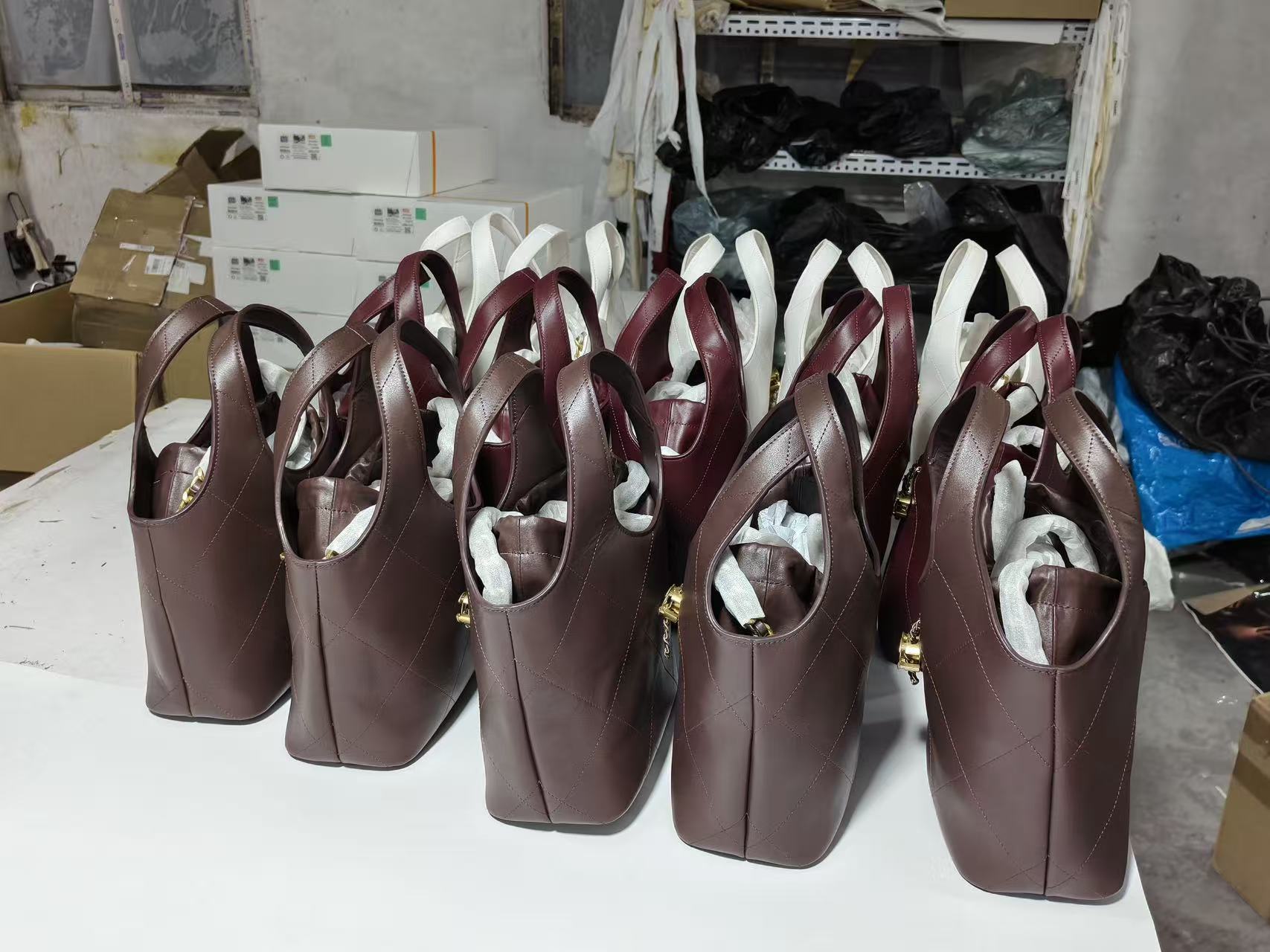 Chanel Basic Bag White 17cm-l