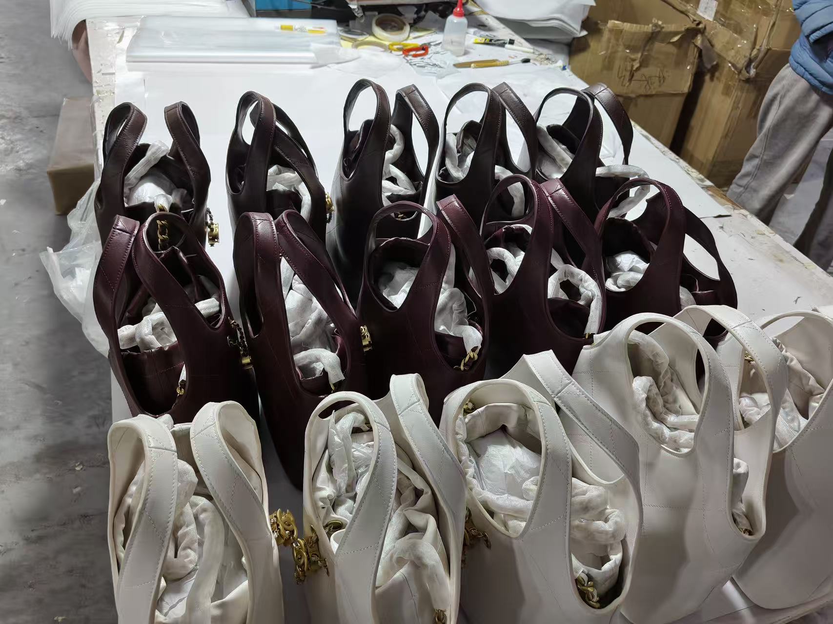 Chanel Basic Bag White 17cm-l