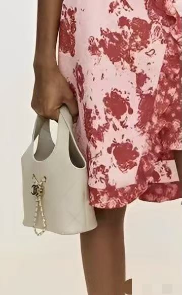 Chanel Basic Bag White 17cm-l