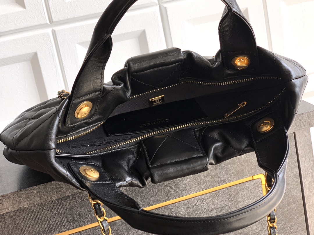 Chanel Female Basic Bag Sheepskin Black Waterproof M-l