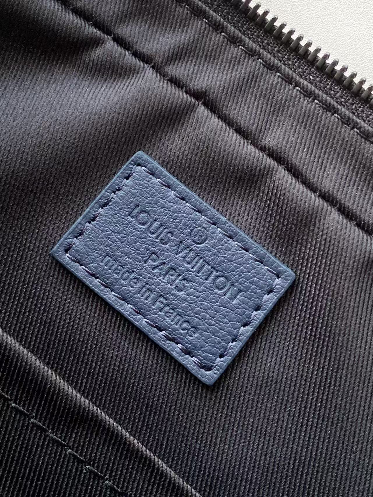 Louis Vuitton Messenger Bag Cow Leather Black M-s