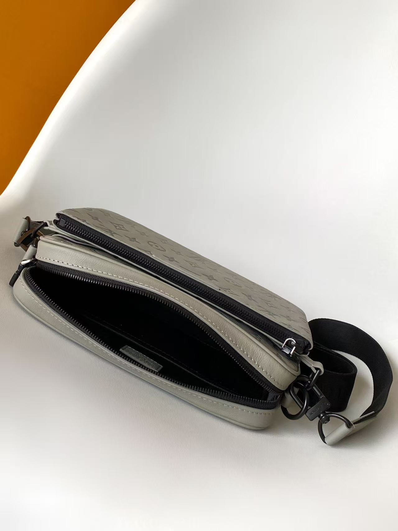 Louis Vuitton Messenger Bag Cow Leather Black M-s