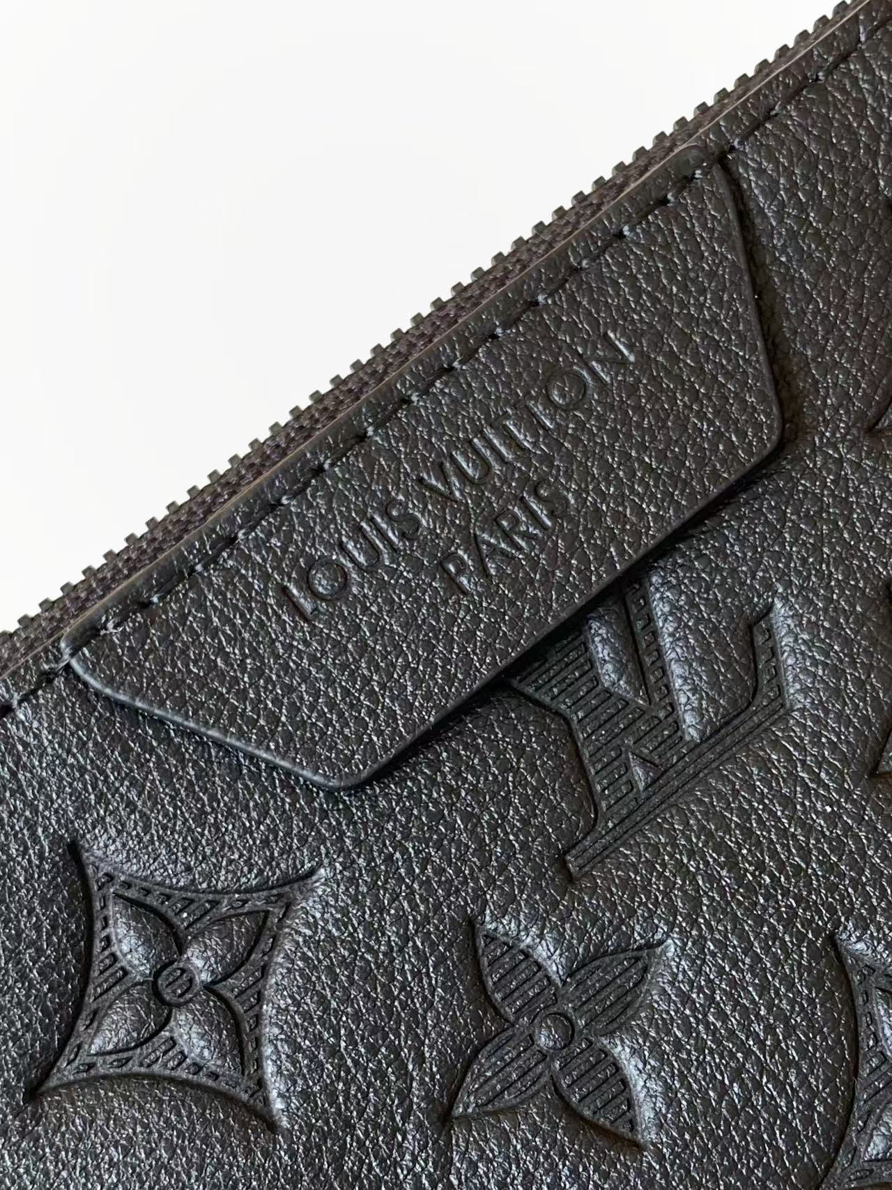 Louis Vuitton Messenger Bag Cow Leather Black M-s