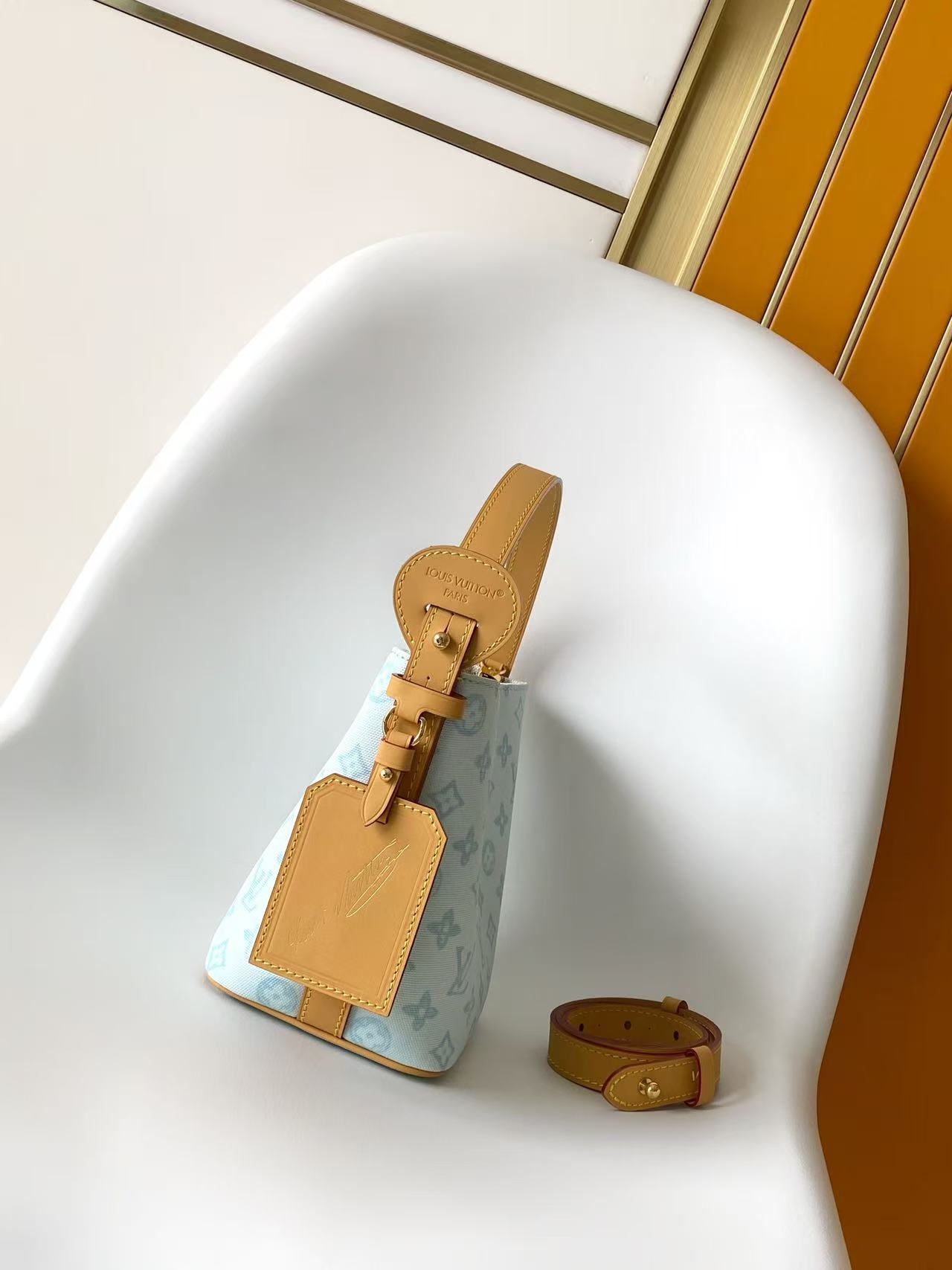 Louis Vuitton Basic Bag Cow Leather M-l