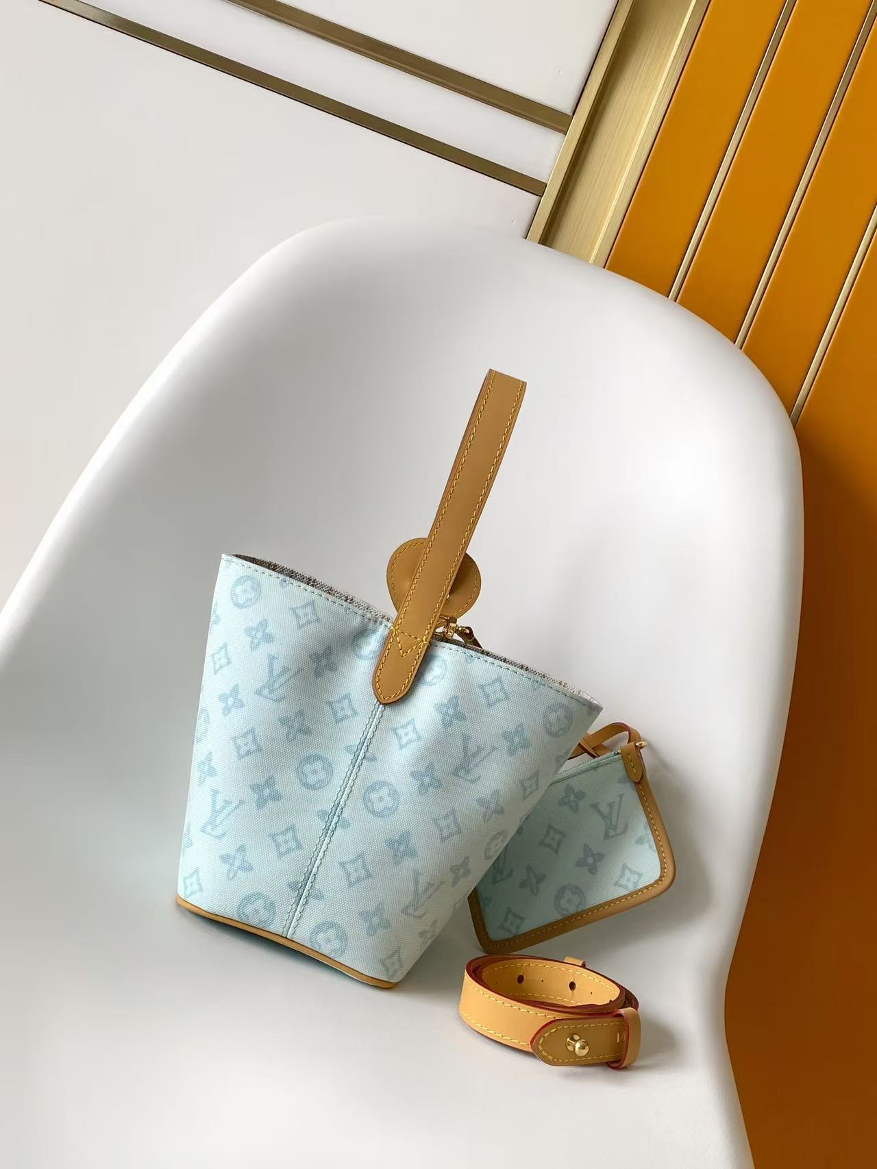 Louis Vuitton Basic Bag Cow Leather M-l