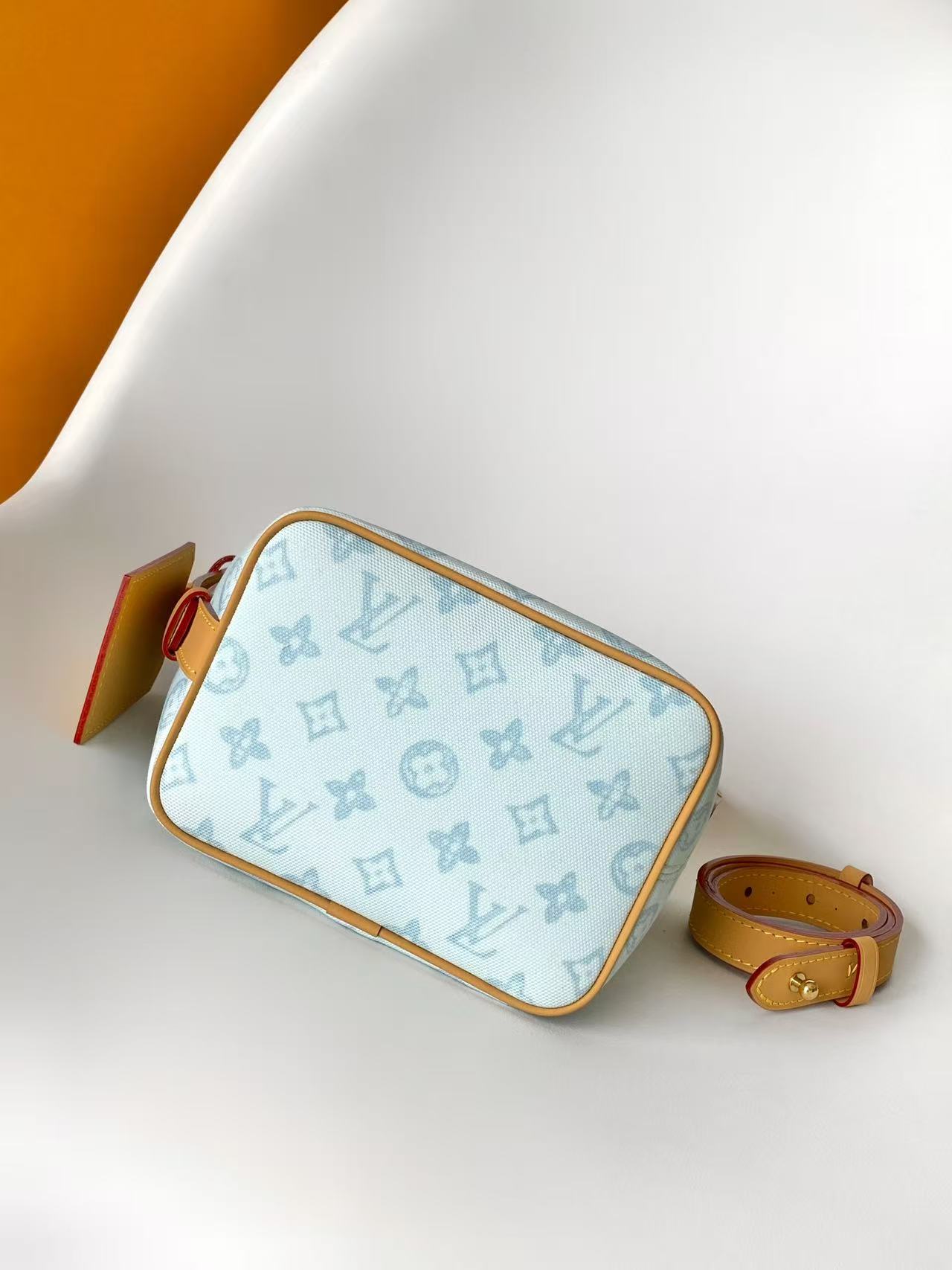 Louis Vuitton Basic Bag Cow Leather M-l