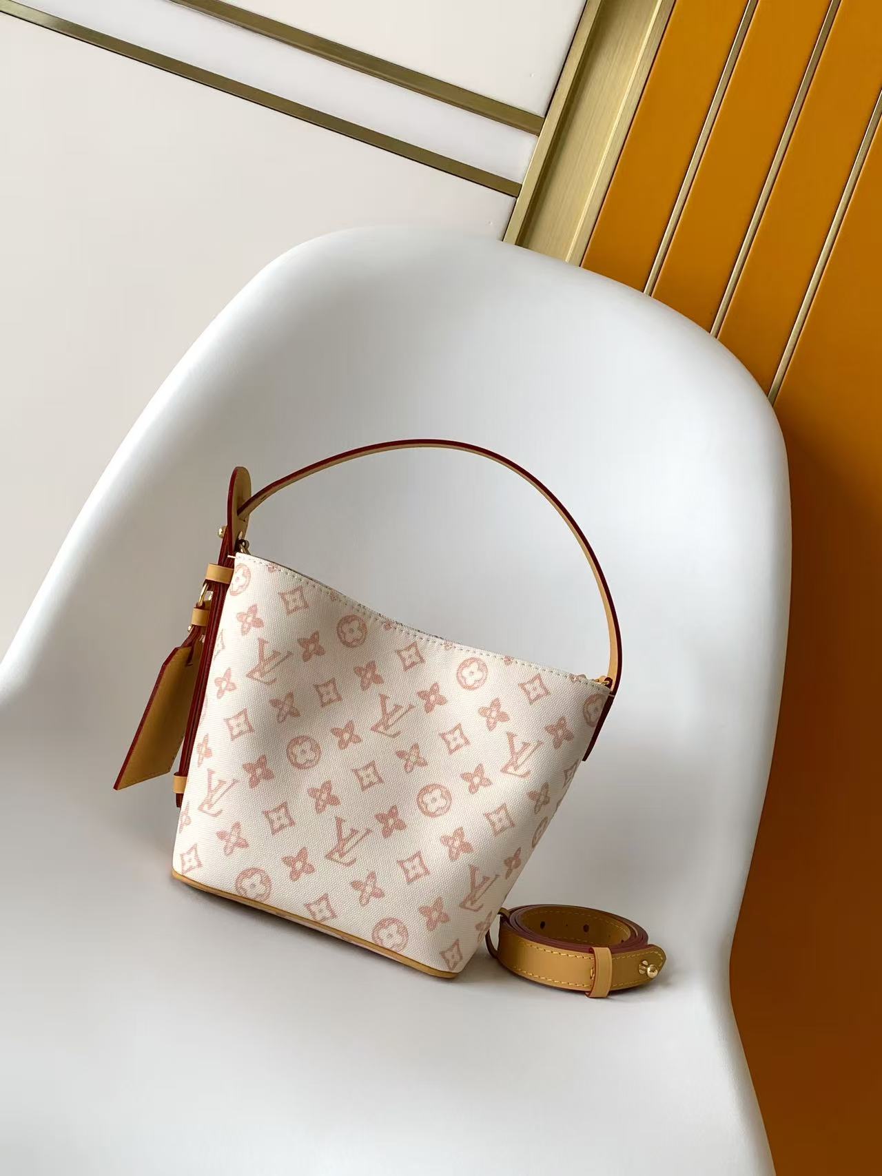 Louis Vuitton Basic Bag Cow Leather M-l