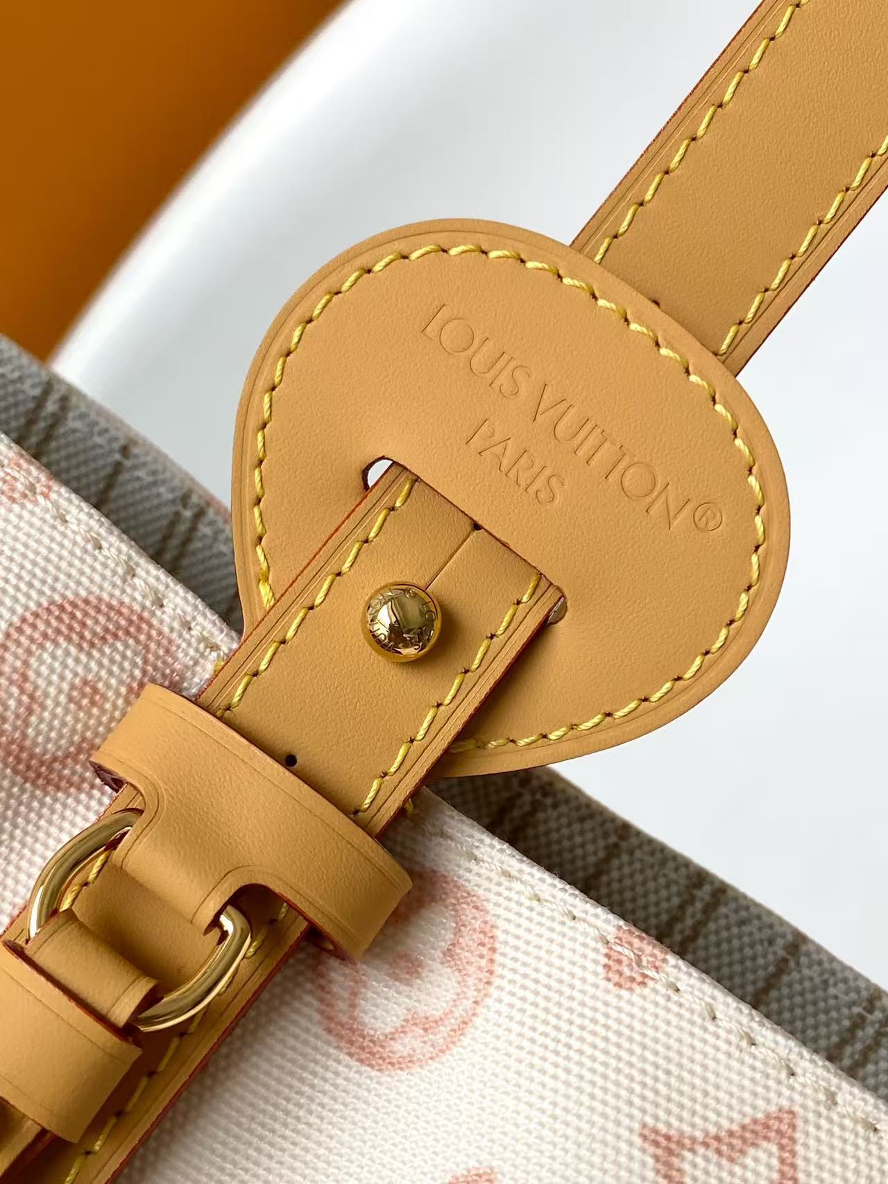 Louis Vuitton Basic Bag Cow Leather M-l