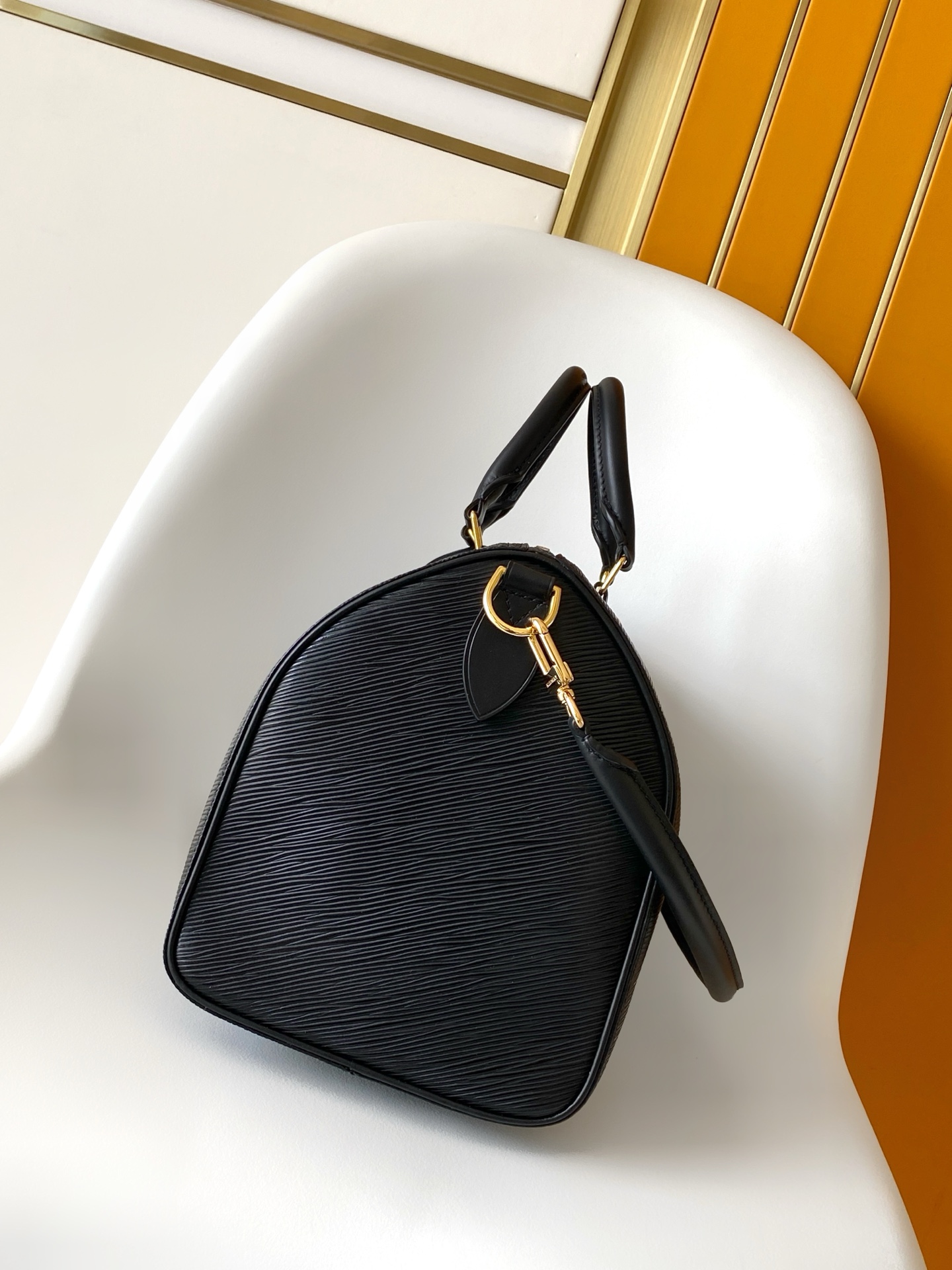 Louis Vuitton Basic Bag Cow Leather M-l-s